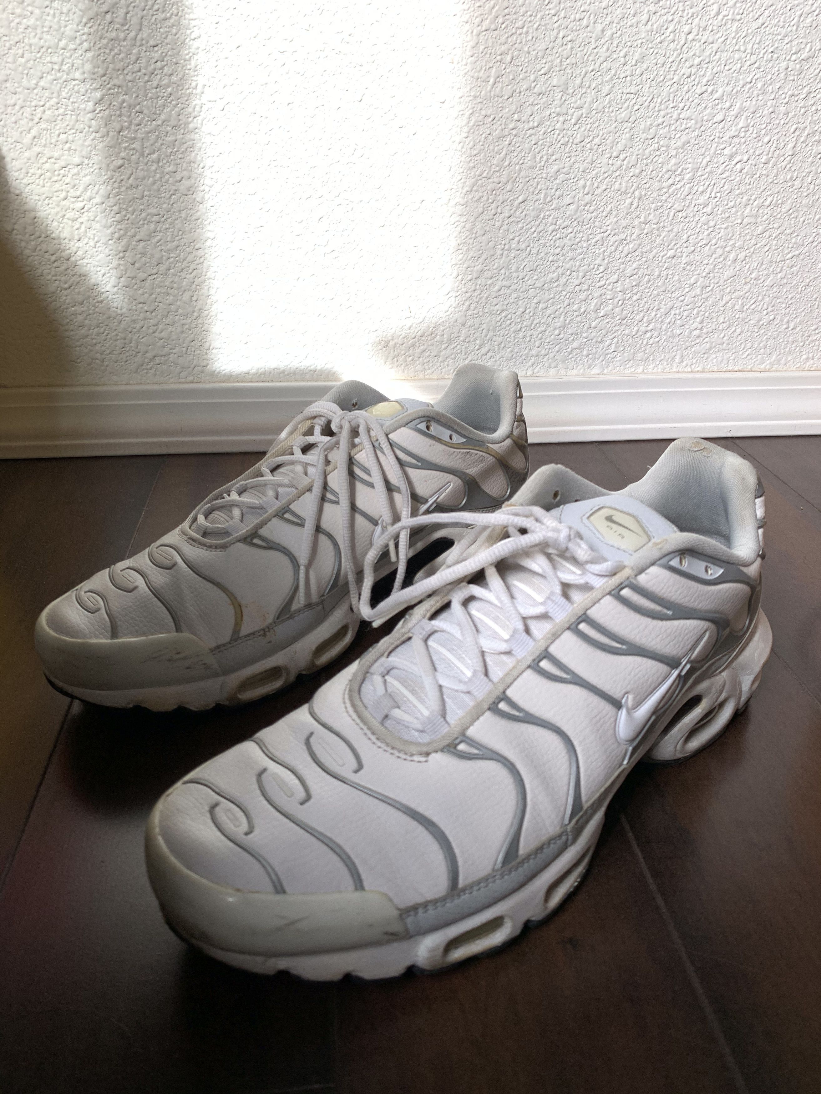 leather air max plus