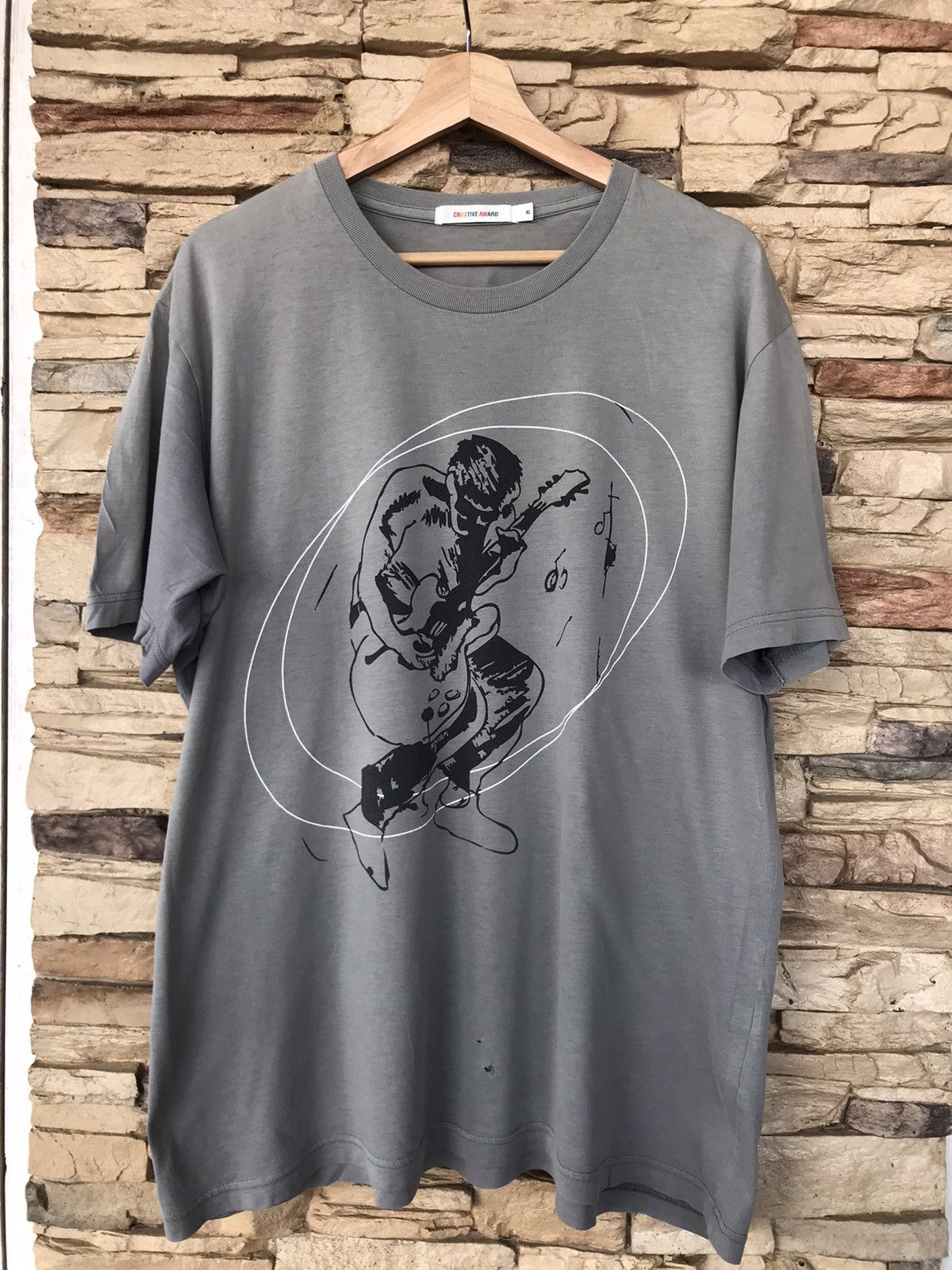 image of Uniqlo Creative Award Solo Singer Graphic Tshirt in Grey, Men's (Size XL)