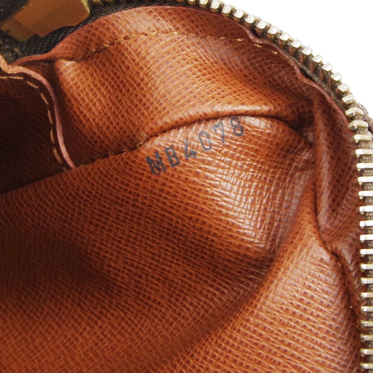 Louis Vuitton Monogram Crossbody Bag Size ONE SIZE - 9 Thumbnail