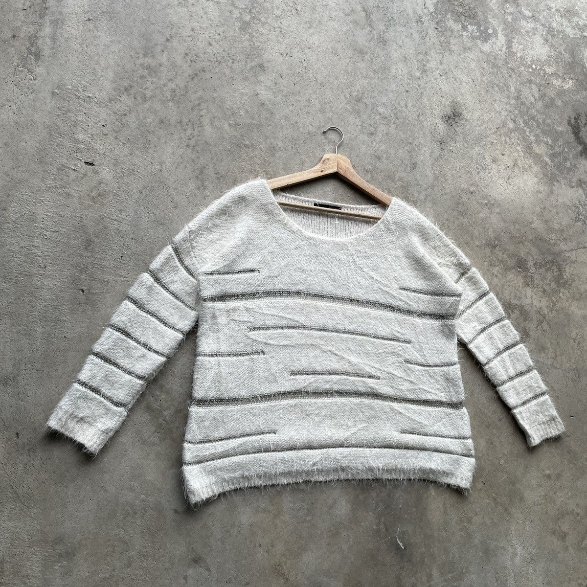 Aran Isles Knitwear JAPAN💥 22 Octobre White Mohair Shag Shaggy Knitwear Size US XL / EU 56 / 4 - 2 Thumbnail