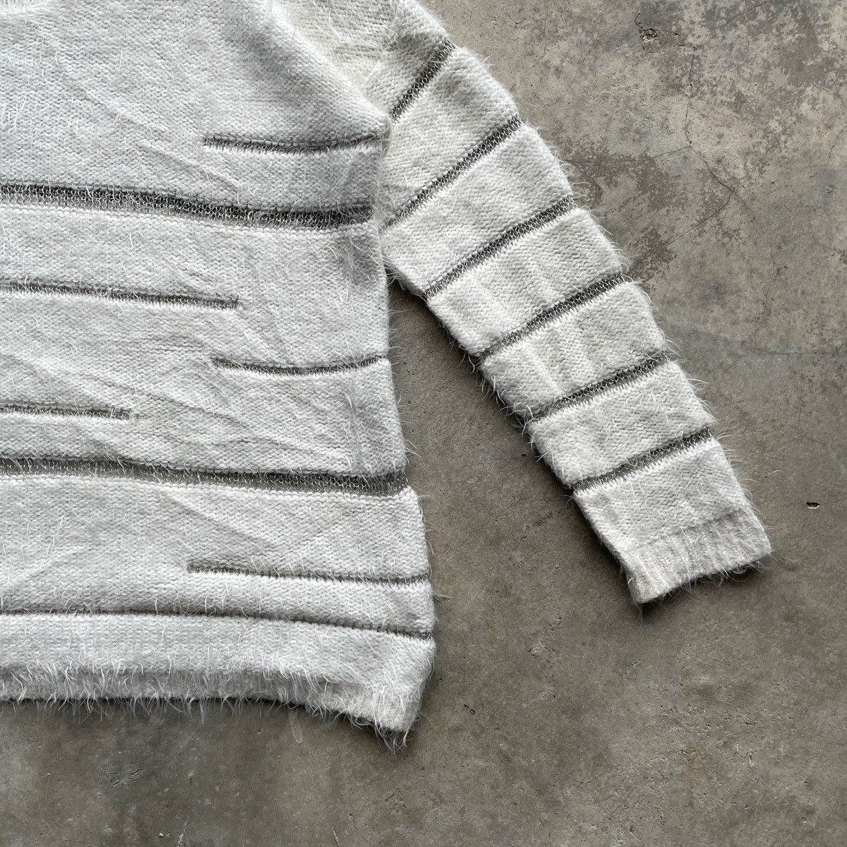 Aran Isles Knitwear JAPAN💥 22 Octobre White Mohair Shag Shaggy Knitwear Size US XL / EU 56 / 4 - 4 Thumbnail