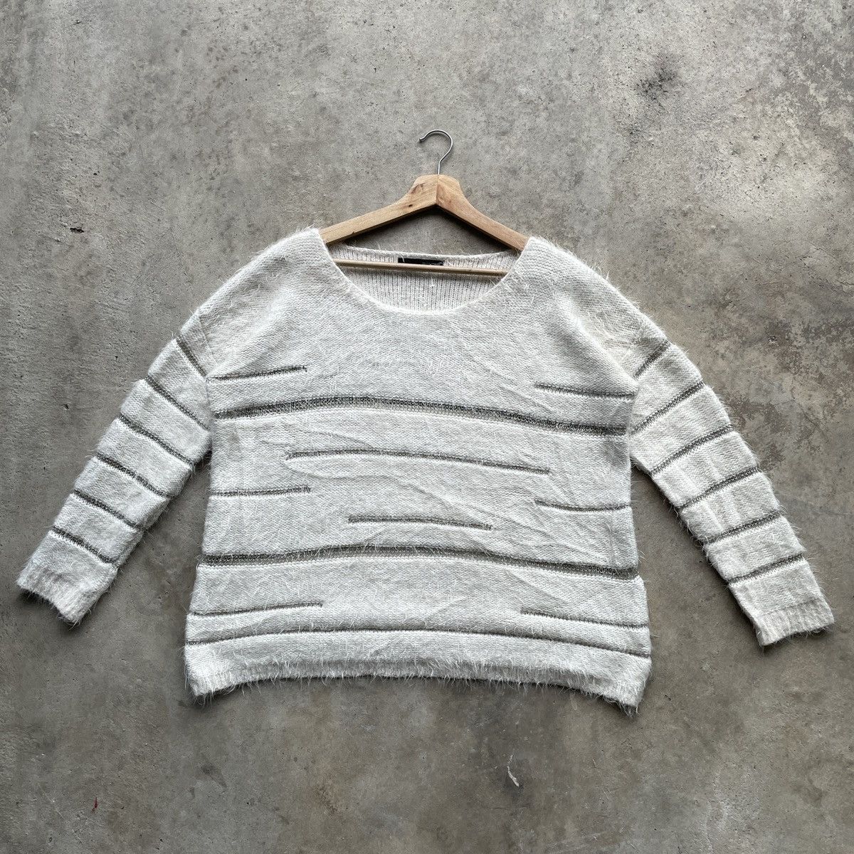 Aran Isles Knitwear JAPAN💥 22 Octobre White Mohair Shag Shaggy Knitwear Size US XL / EU 56 / 4 - 1 Thumbnail
