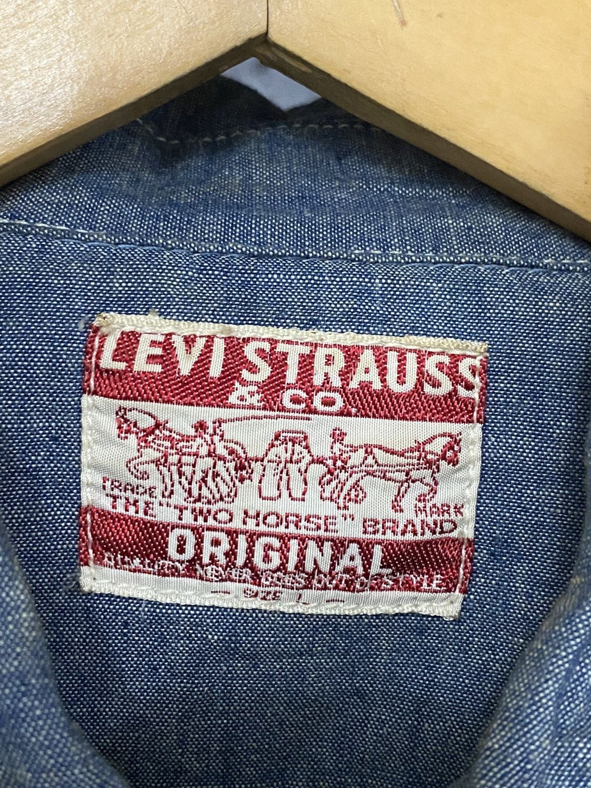 Levi's Vintage 90’s Levis denim shirt Size US L / EU 52-54 / 3 - 6 Thumbnail