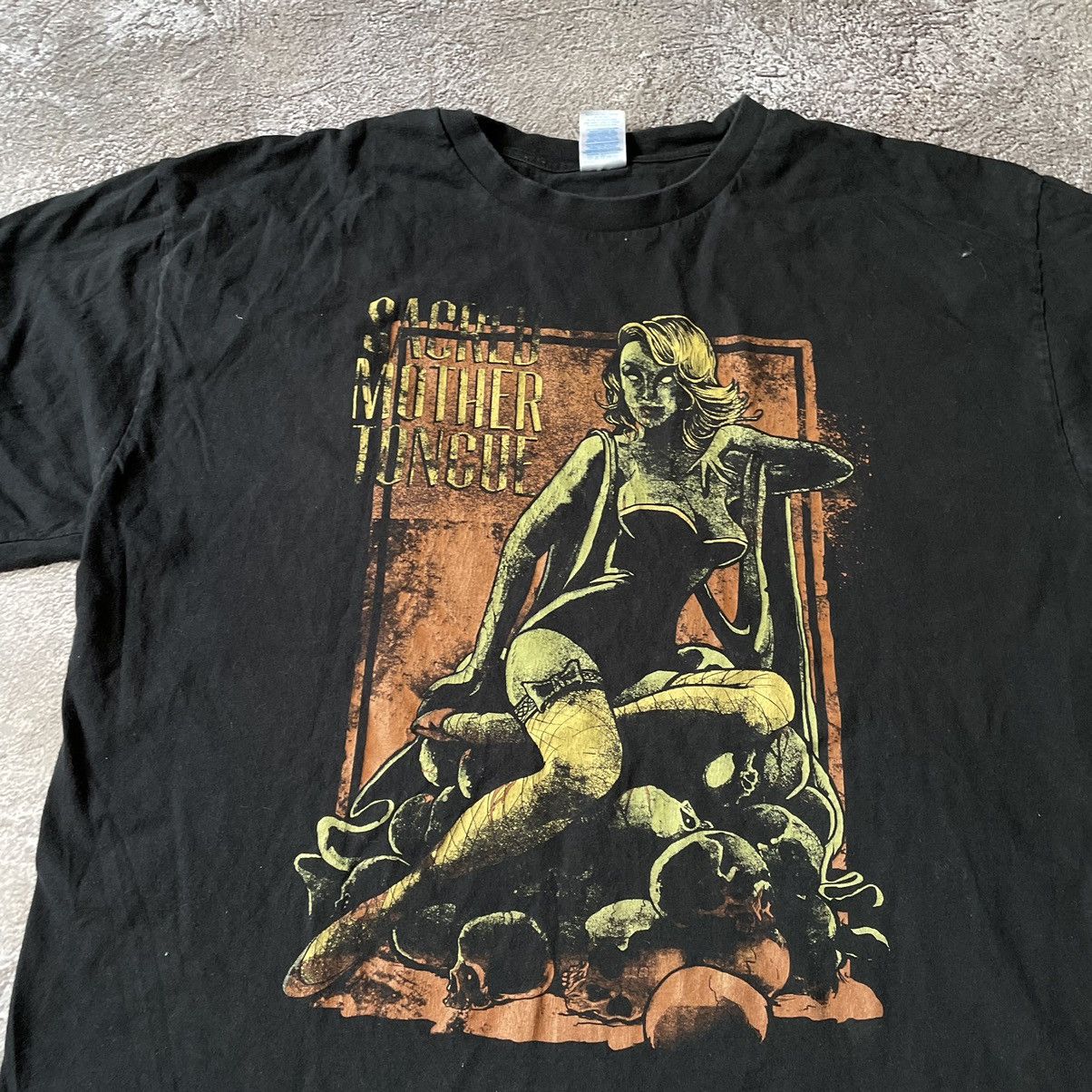 Vintage Vintage Y2K Graphic Tee Grunge Horror Skull Cross Print L Size US L / EU 52-54 / 3 - 5 Thumbnail