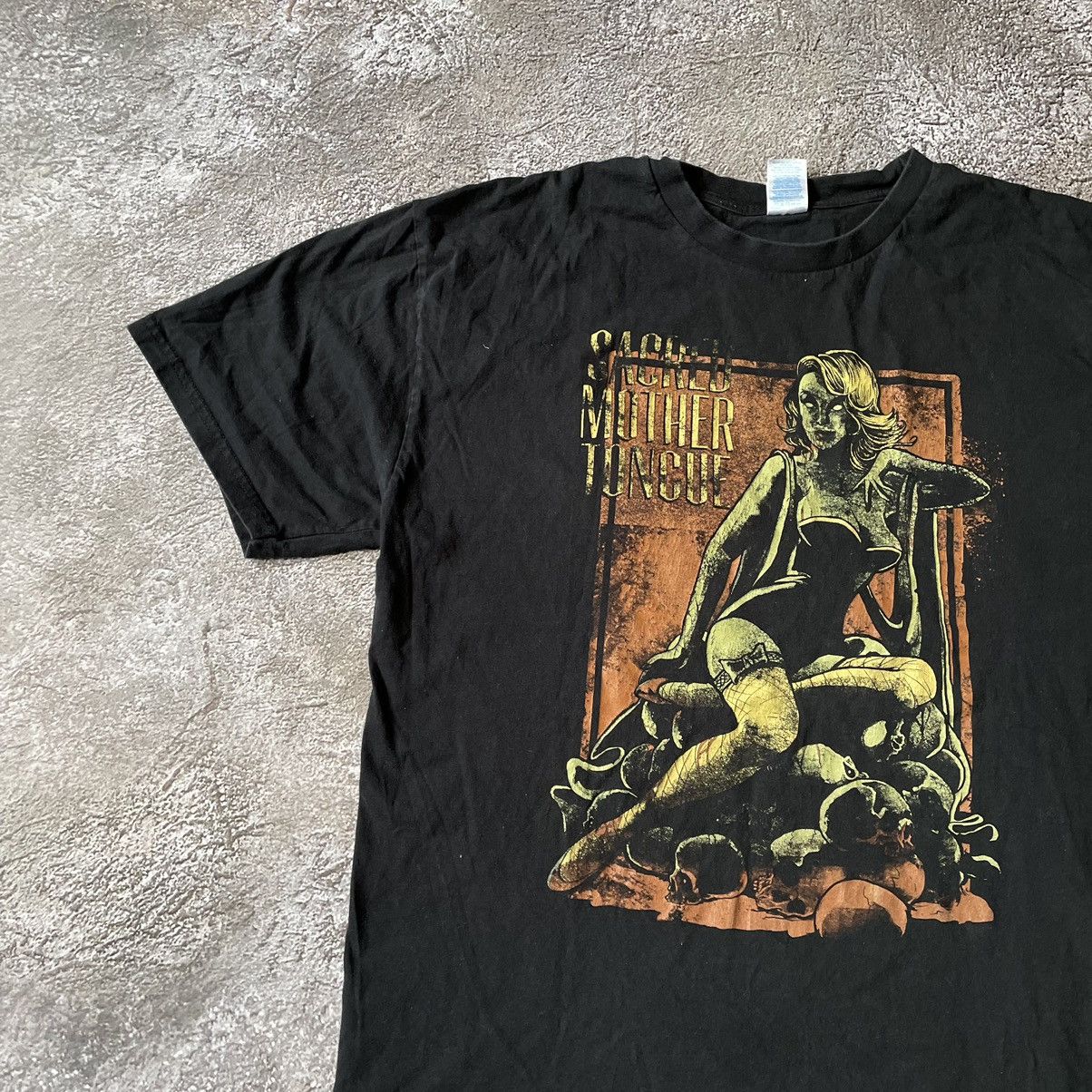 Vintage Vintage Y2K Graphic Tee Grunge Horror Skull Cross Print L Size US L / EU 52-54 / 3 - 4 Thumbnail