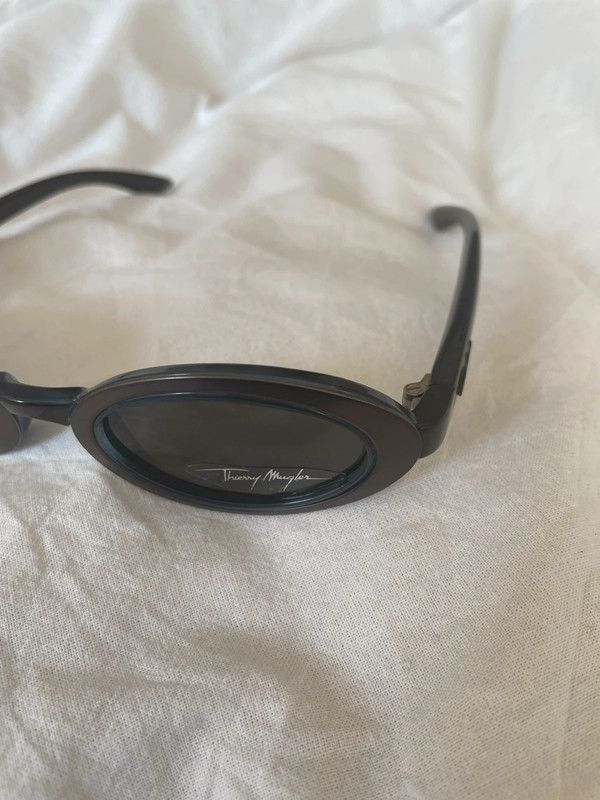 Thierry Mugler Vintage Thierry Mugler oval shape sunglasses Size ONE SIZE - 2 Thumbnail