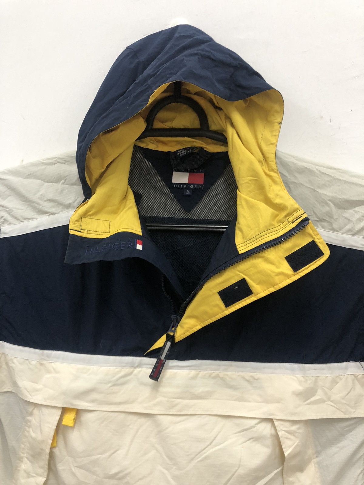 Tommy Hilfiger Rare Vintage TOMMY HILFIGER Sailing Gear Waist Bag Jacket Size US L / EU 52-54 / 3 - 8 Thumbnail