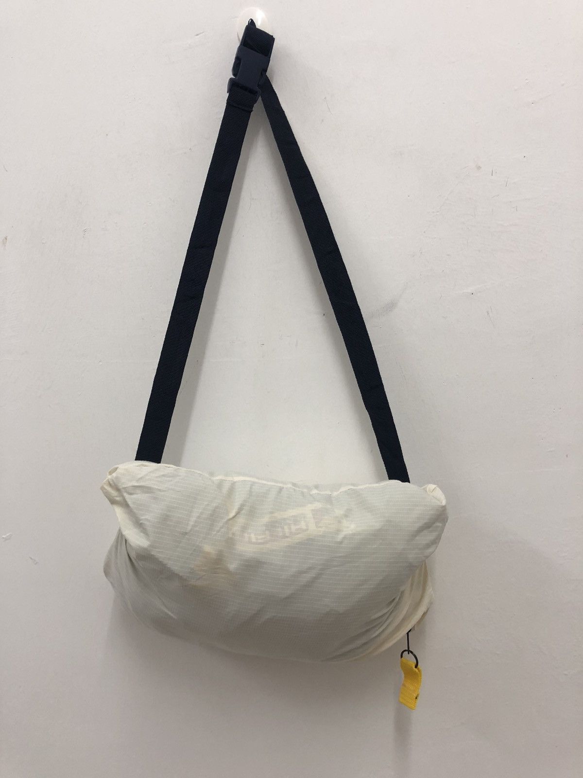 Tommy Hilfiger Rare Vintage TOMMY HILFIGER Sailing Gear Waist Bag Jacket Size US L / EU 52-54 / 3 - 13 Thumbnail
