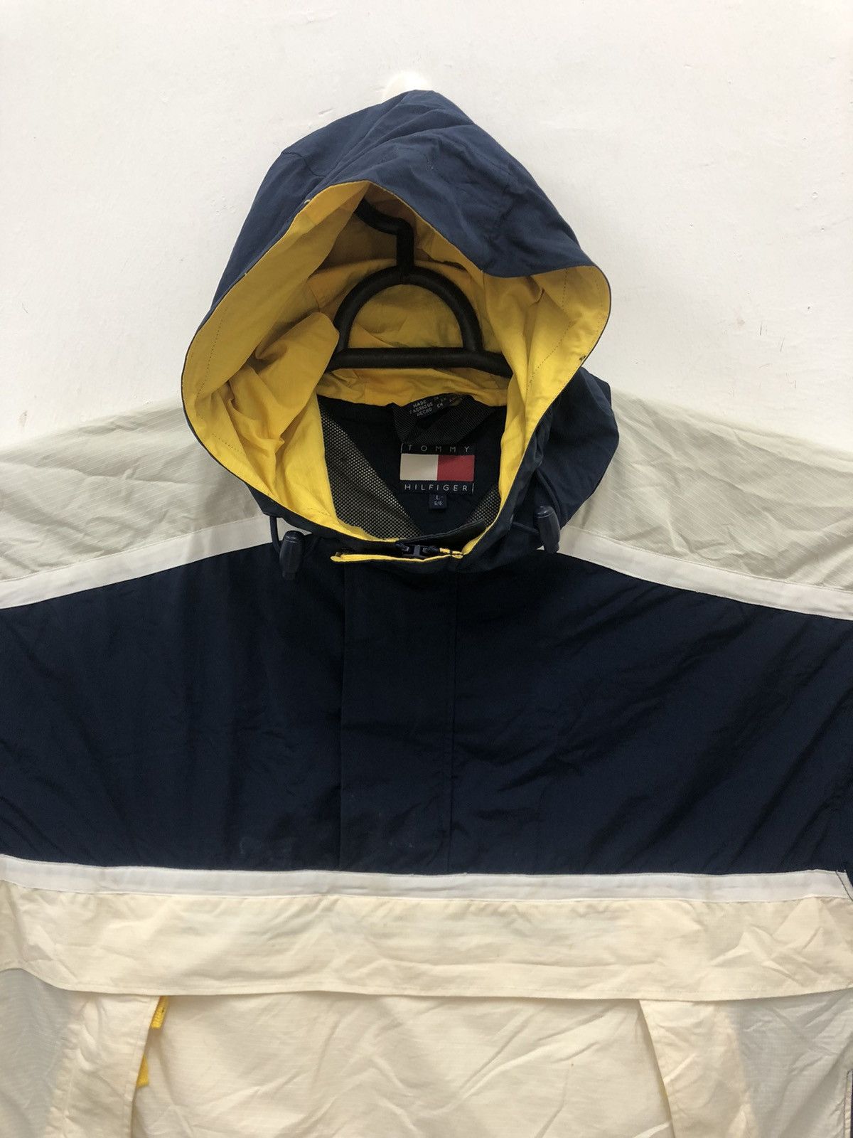Tommy Hilfiger Rare Vintage TOMMY HILFIGER Sailing Gear Waist Bag Jacket Size US L / EU 52-54 / 3 - 2 Thumbnail