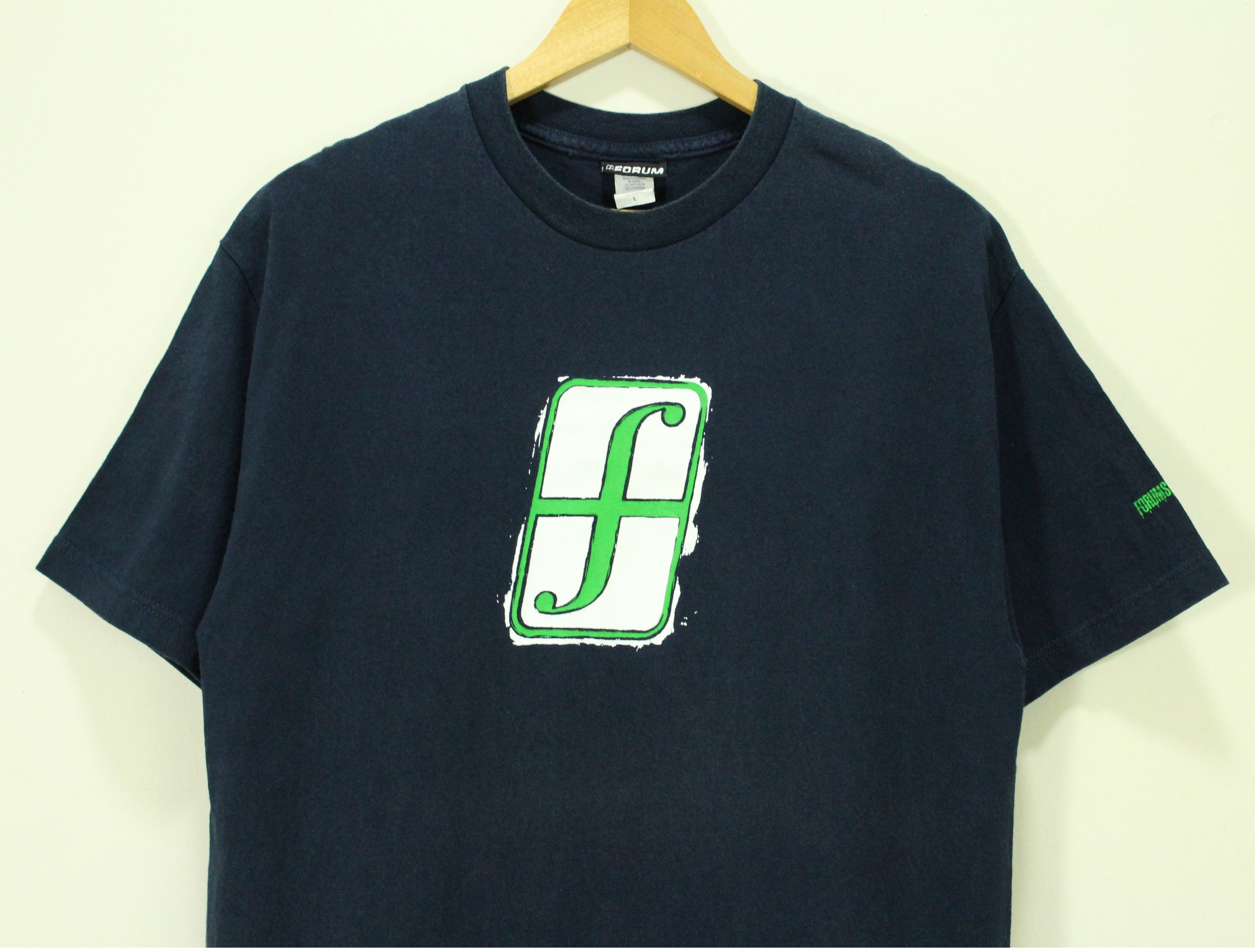 image of Shortys Skateboards x Vintage 90's Forum Snowboards T Shirt in Blue, Men's (Size Large)