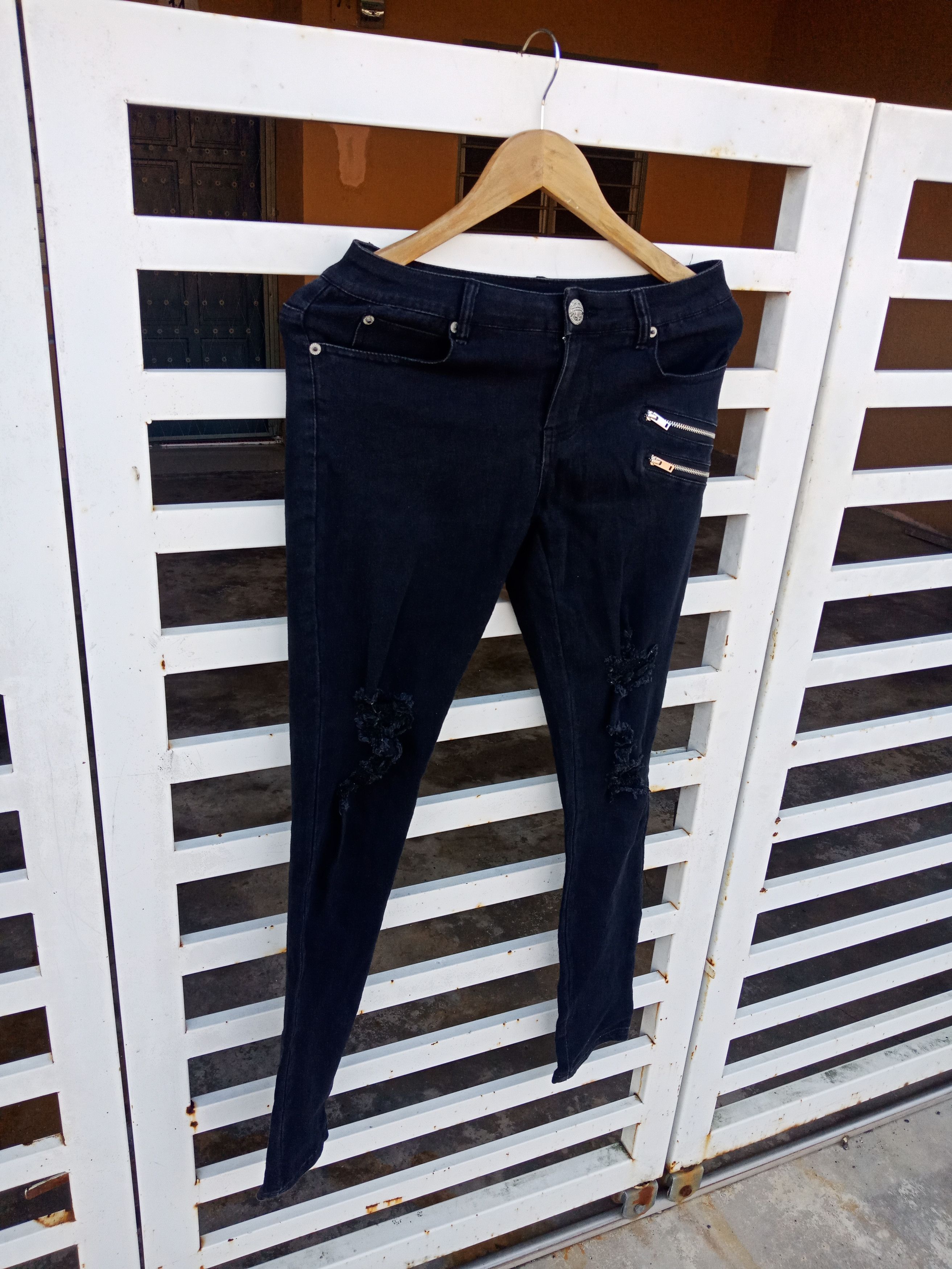 semanticdesign Dig Deep Black Label Distressed Zippers Bondage Pants Size US 30 / EU 46 - 3 Thumbnail