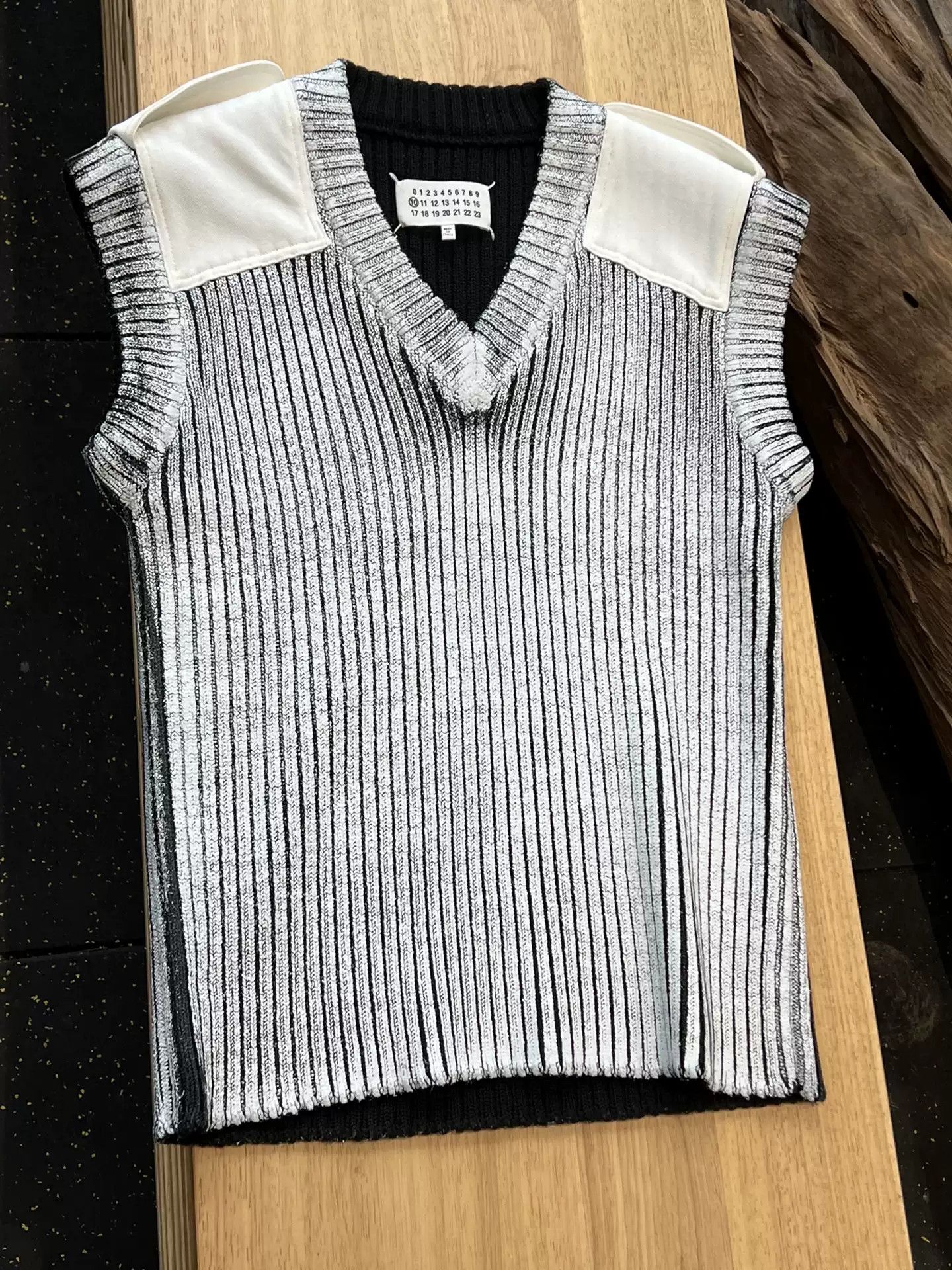 Maison Margiela maison margiela Margiela 18fw brush wax sweater M code Size US M / EU 48-50 / 2 - 1 Thumbnail