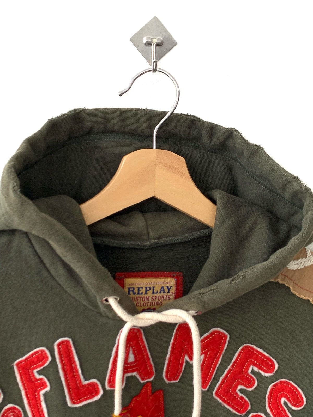 Designer Replay The Flames Mcs Onio Patch Embroidered Pullover Hoodie Size US S / EU 44-46 / 1 - 9 Thumbnail