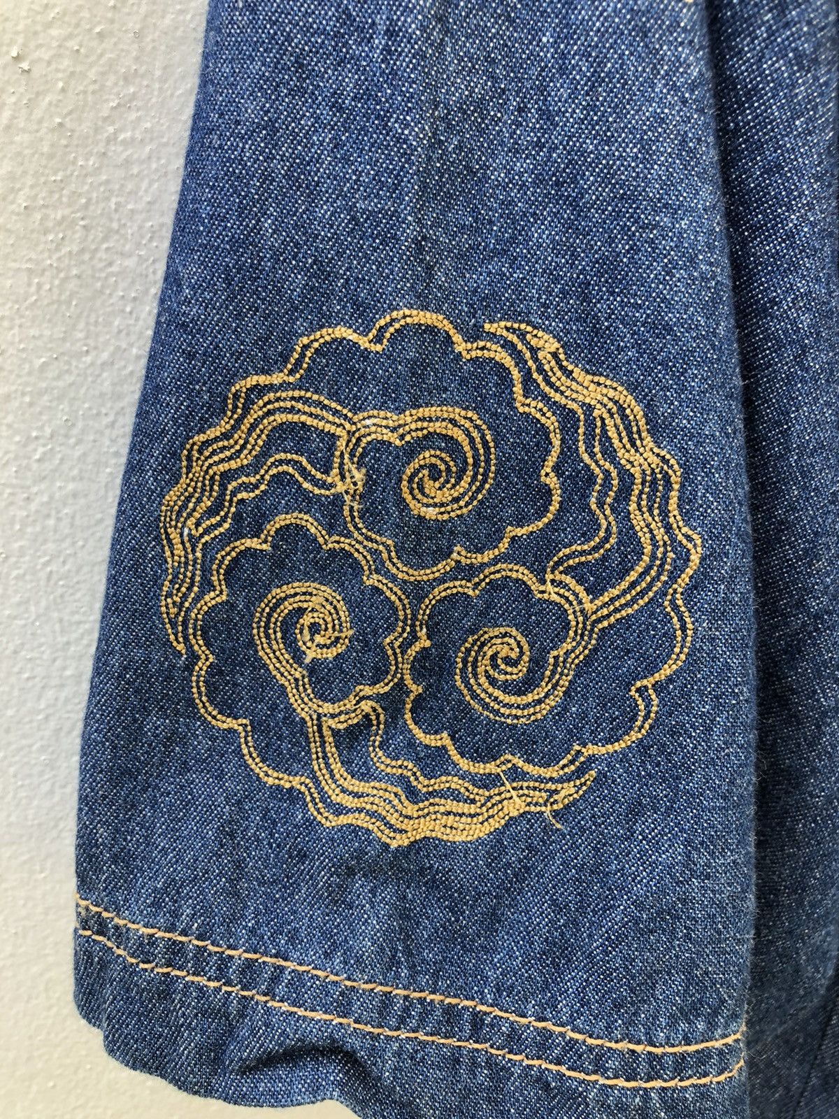 Kansai Yamamoto Vintage Kansai Man Embroidery Denim Shirt Size US L / EU 52-54 / 3 - 16 Thumbnail