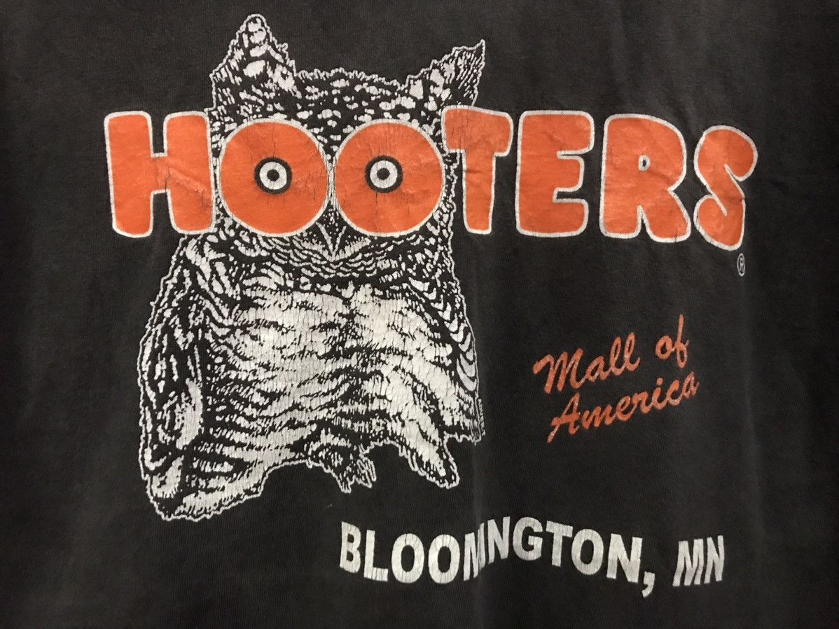 Other Vintage Hooters Bloomington Tee Size L Size US L / EU 52-54 / 3 - 3 Thumbnail
