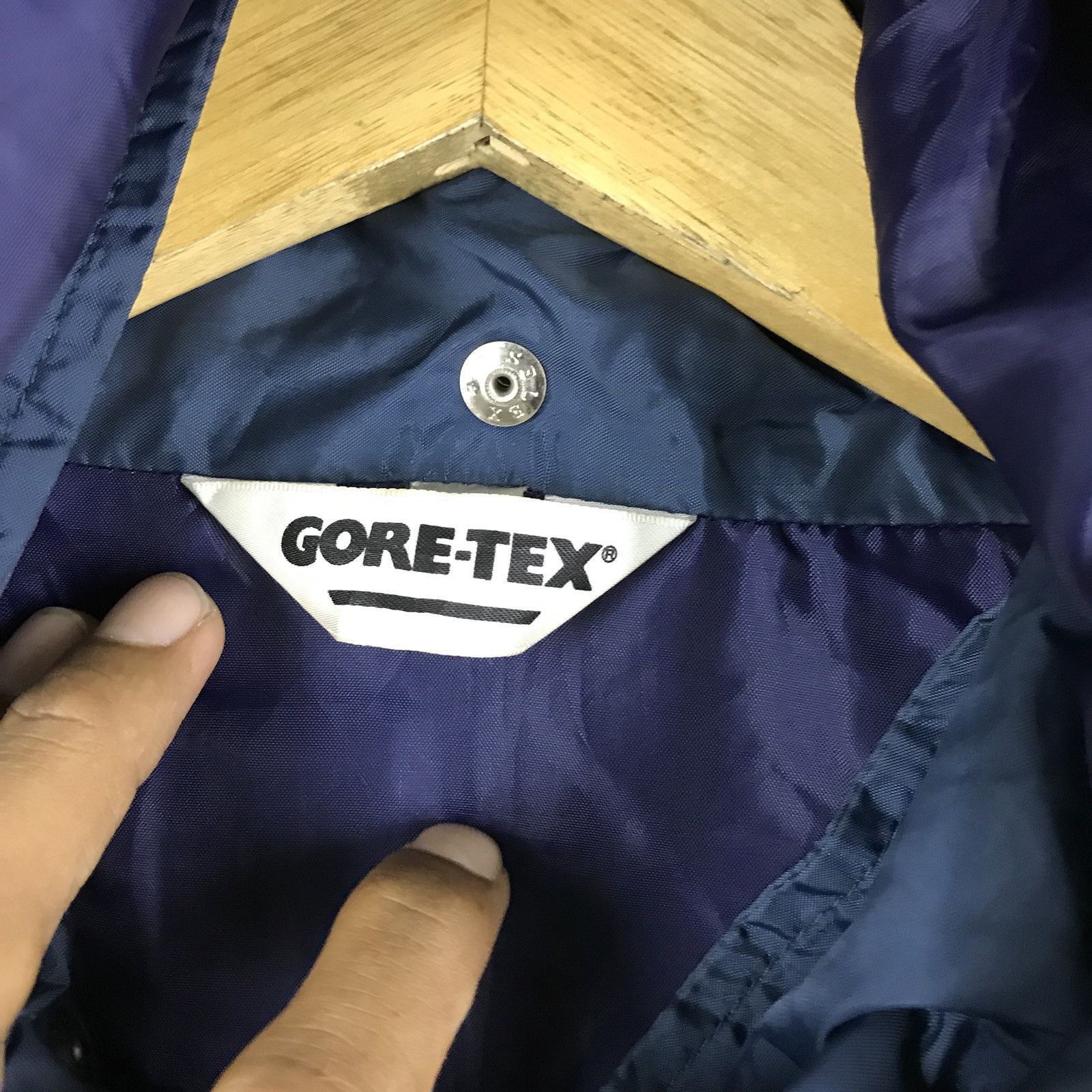 Goretex × Japanese Brand × Vintage 🔥💢 Vintage Goretex Hooded Light Jacket Size US L / EU 52-54 / 3 - 9 Thumbnail