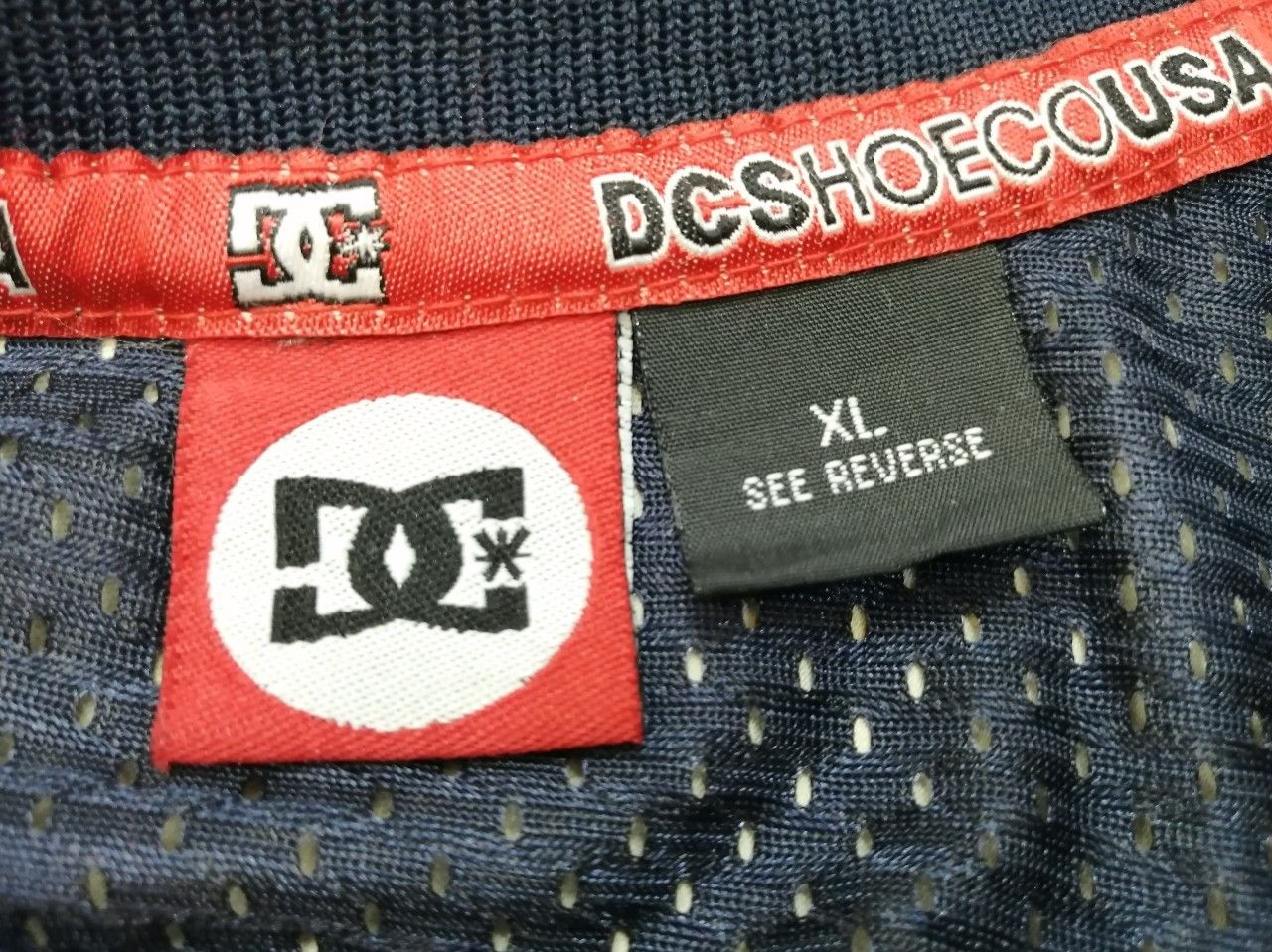 DC DC ShoeCo USA Skateboard Sleeve less Shirt Size US XL / EU 56 / 4 - 4 Thumbnail
