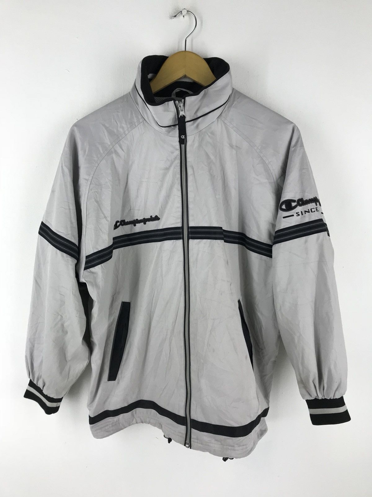 🔥FINAL DROP🔥Vintage 90s Champion Jacket