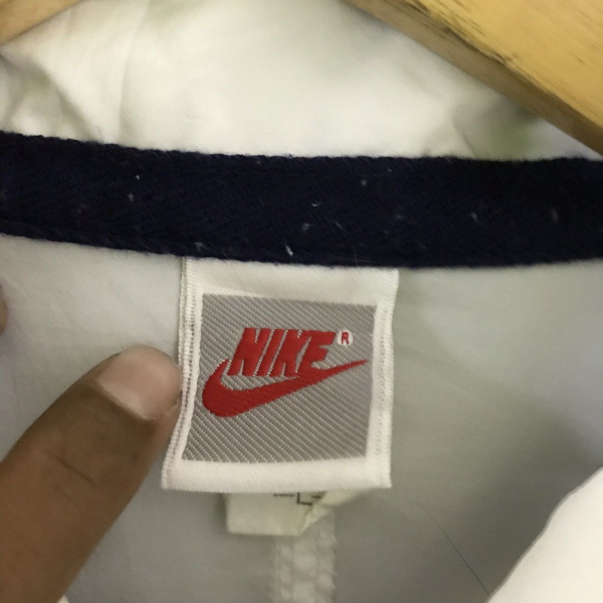 Nike × Vintage Vintage 90s Nike white Jacket Size US L / EU 52-54 / 3 - 9 Thumbnail