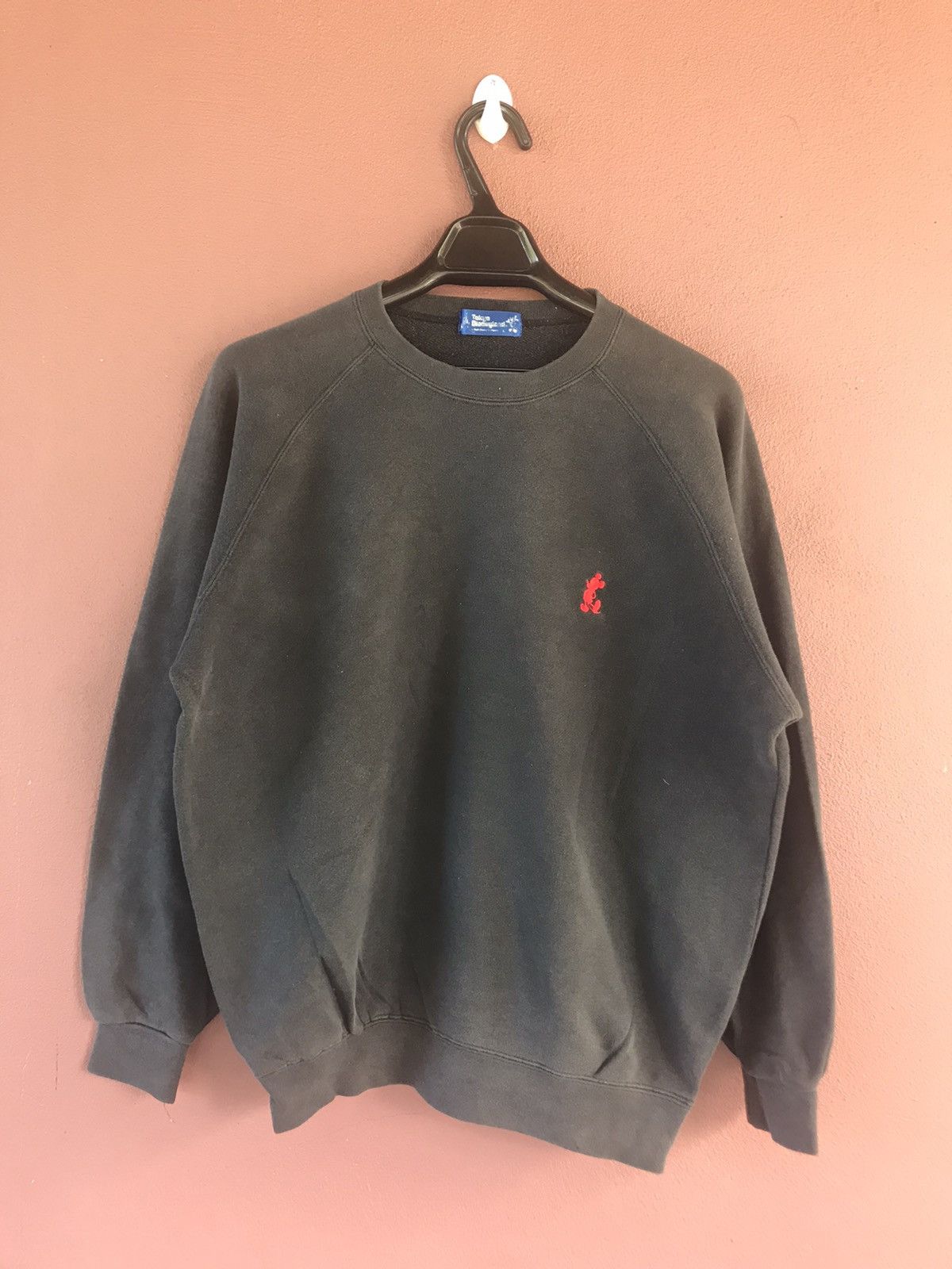 Disney Tokyo disneyland mickey mouse sweatshirt size L Size US L / EU 52-54 / 3 - 1 Thumbnail