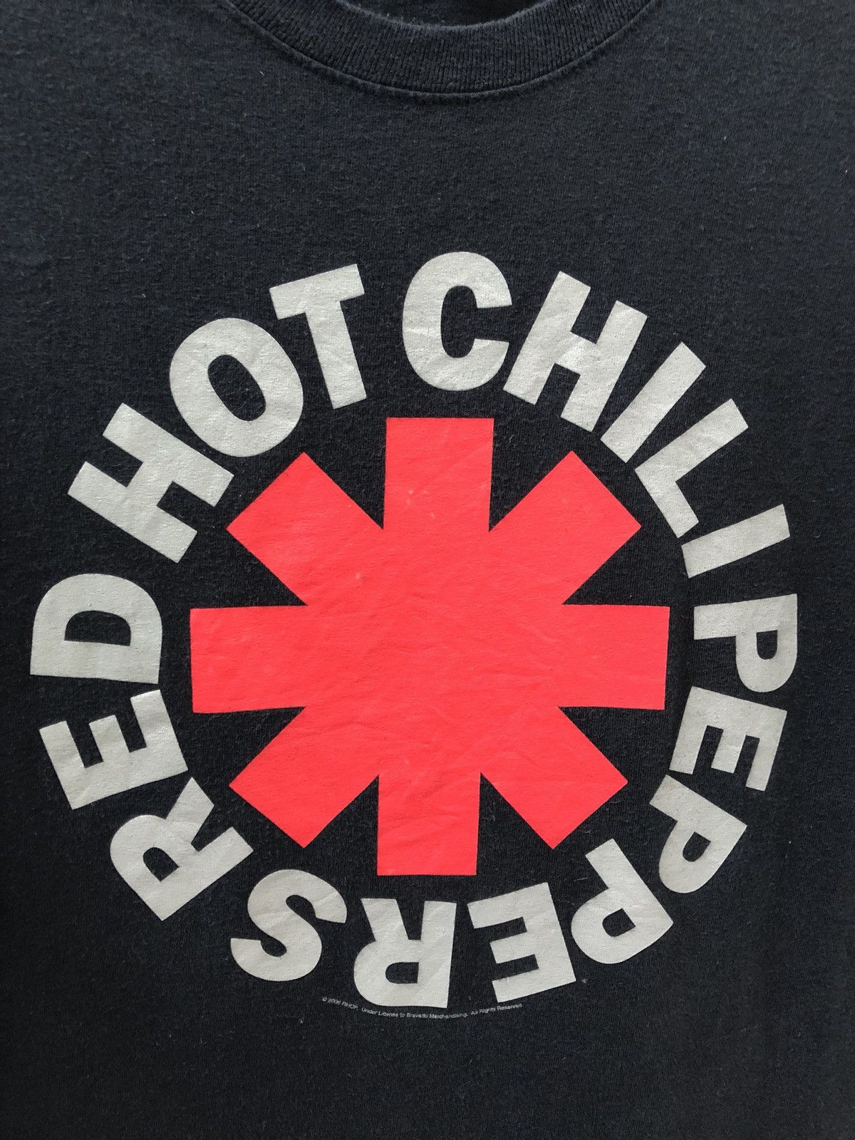 Band Tees 2006 Red Hot Chili Peppers The Iconic Logo tee Size US L / EU 52-54 / 3 - 2 Thumbnail