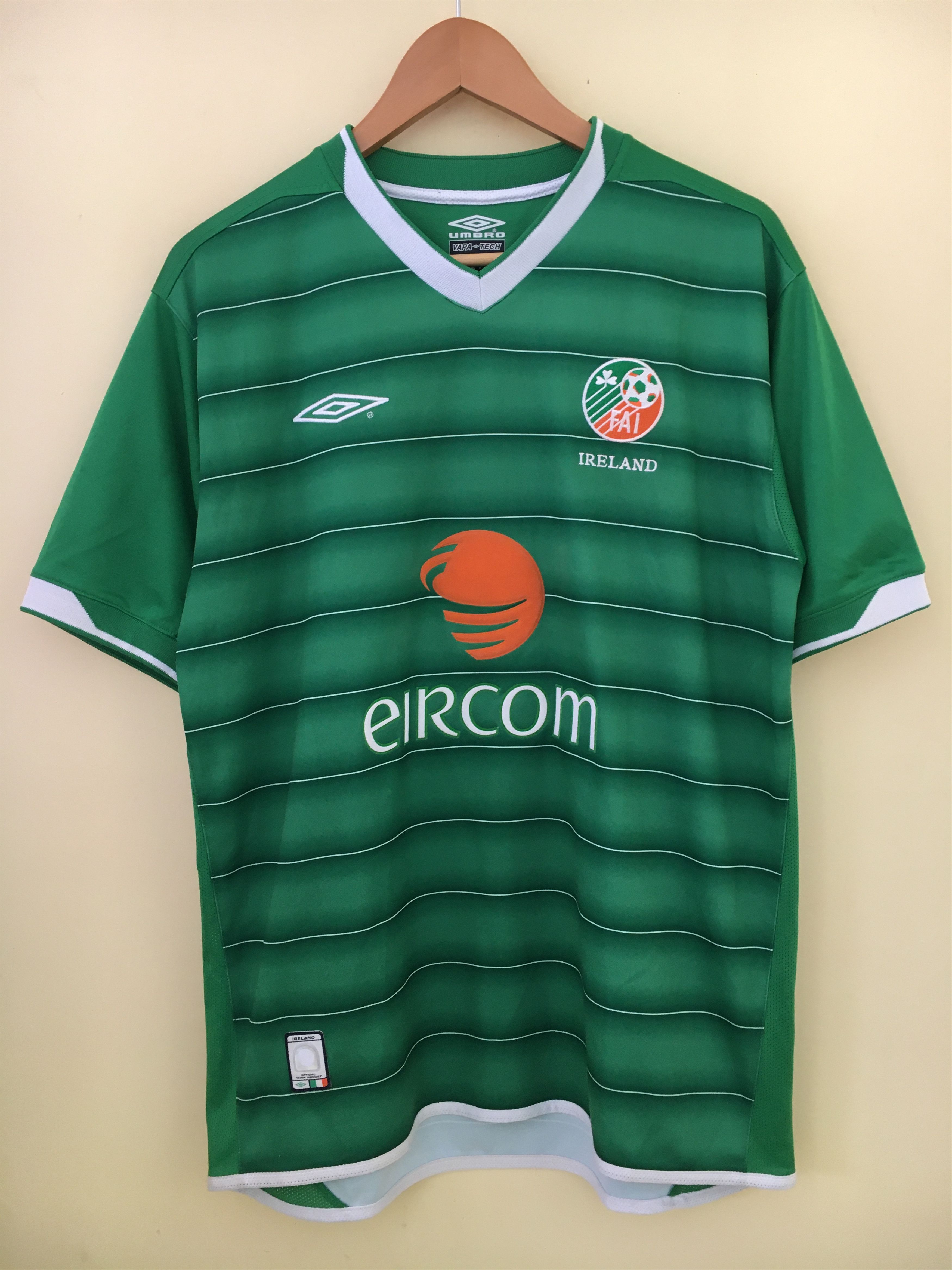 Maillot vintage des années 90 Umbro Irlande de football à