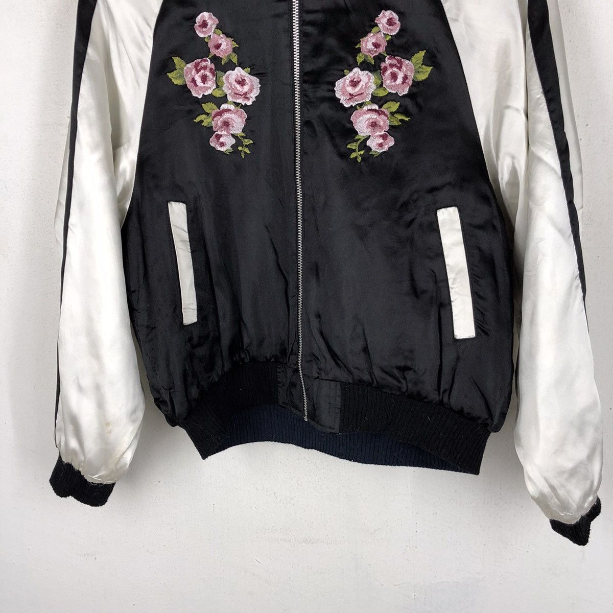 Japanese Brand BOMBER FLOWER HUDSON HONEY JACKET NICE DESIGN FOR LADIES Size ONE SIZE - 5 Thumbnail