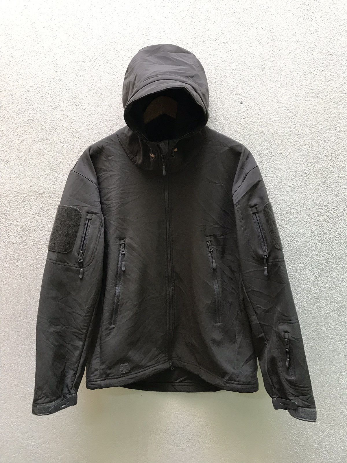Japanese Brand Outdoor tactical series tactical utility pocket zipper Size US L / EU 52-54 / 3 - 1 Thumbnail