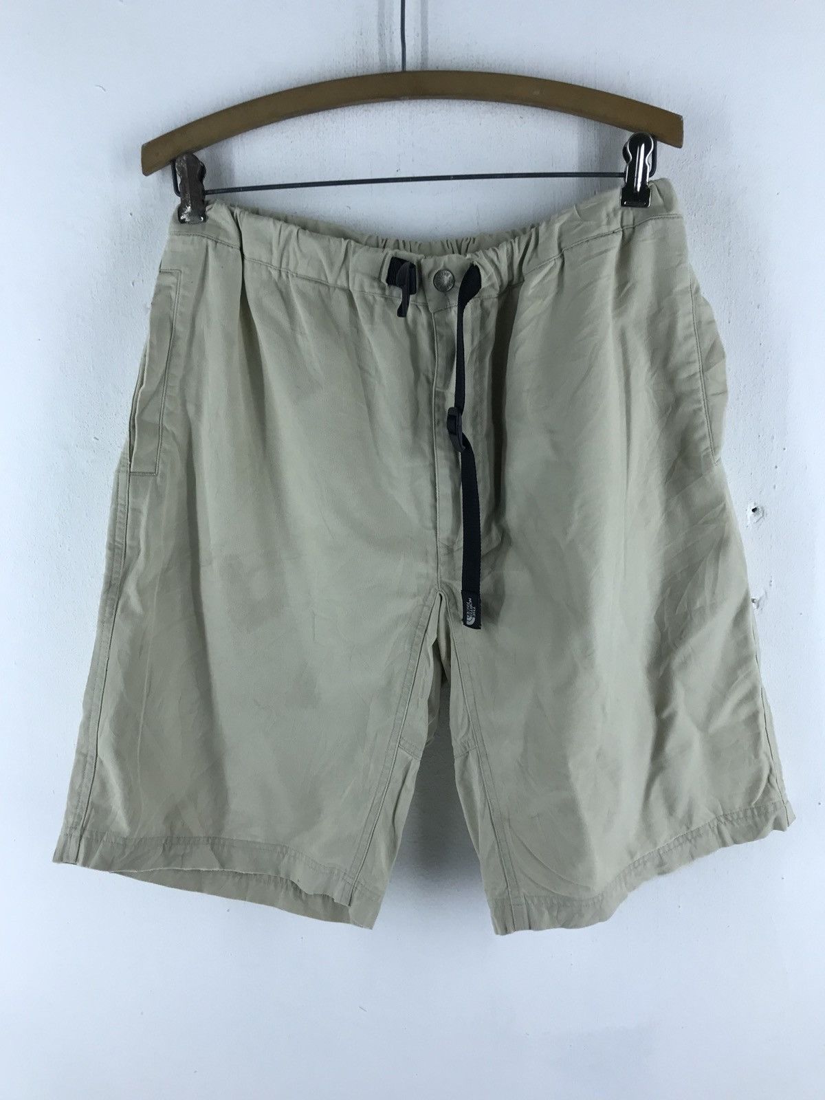The North Face The North Face Khakis Short Pants Size US 30 / EU 46 - 1 Thumbnail