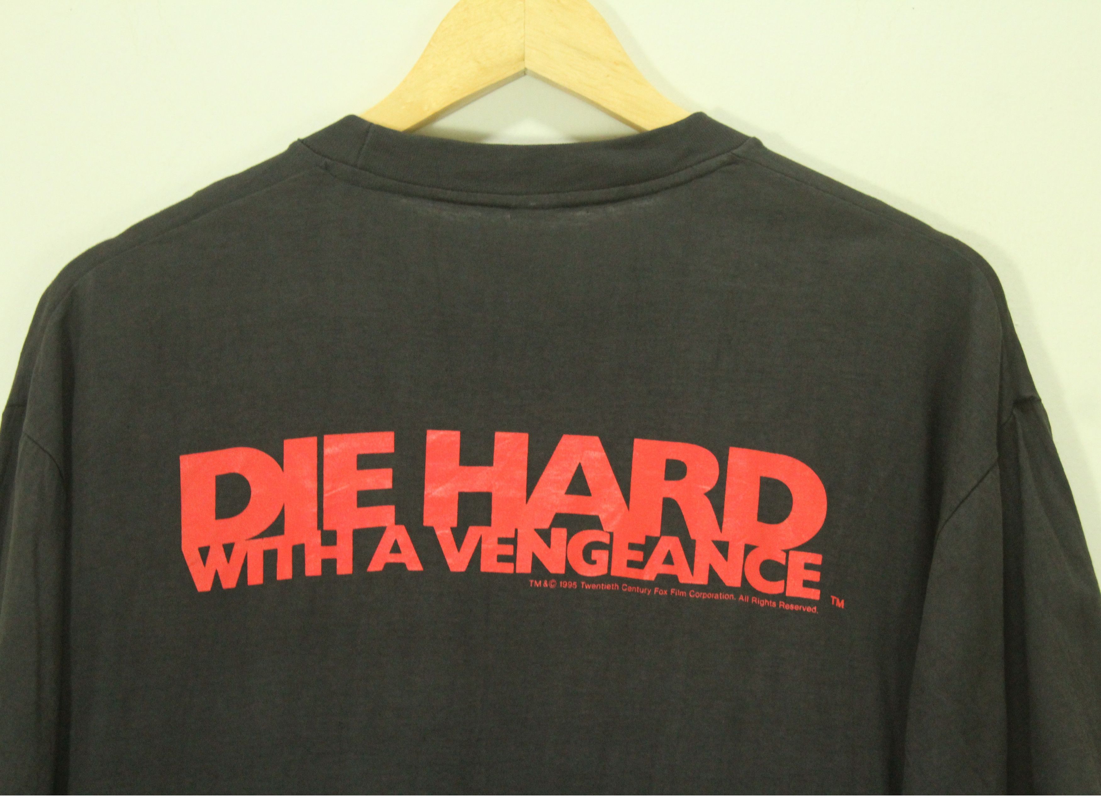 Japanese Brand Vintage 90s DIE HARD T Shirt Movie Faded Distressed Japan Size US L / EU 52-54 / 3 - 3 Thumbnail