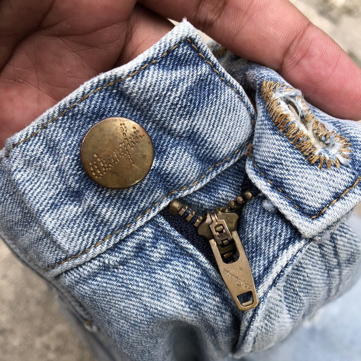 Japanese Brand × Wrangler 🔥Rare🔥Wrangler X Azul By Moussy Cropped Rips Distress Jeans Size US 30 / EU 46 - 9 Thumbnail