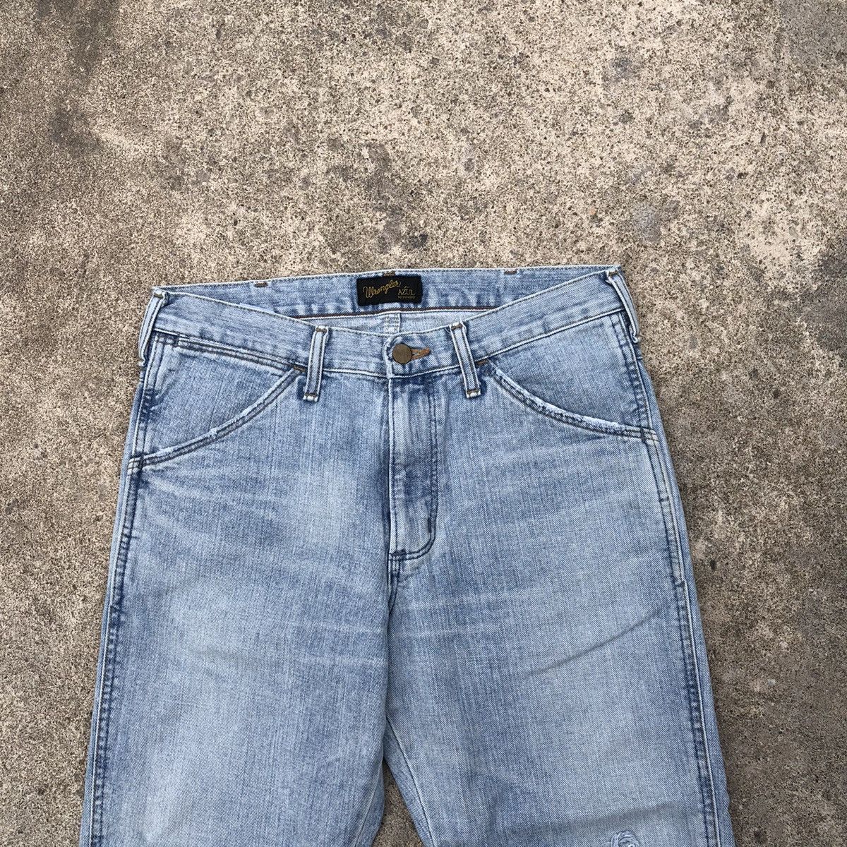Japanese Brand × Wrangler 🔥Rare🔥Wrangler X Azul By Moussy Cropped Rips Distress Jeans Size US 30 / EU 46 - 2 Thumbnail