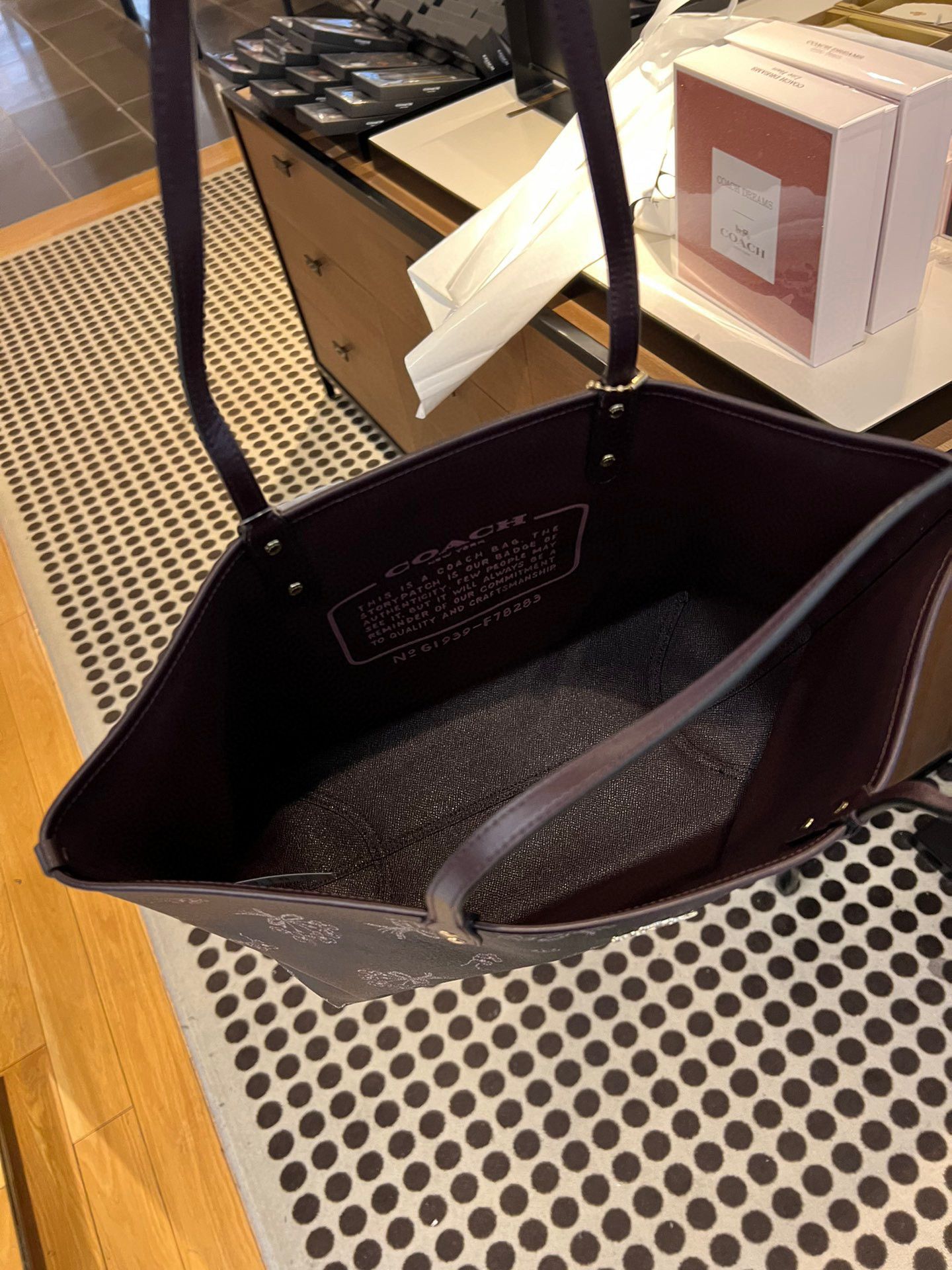 MAY COACH 78283 REVERSIBLE CITY TOTE WITH RIBBON BOUQUET PRINT
