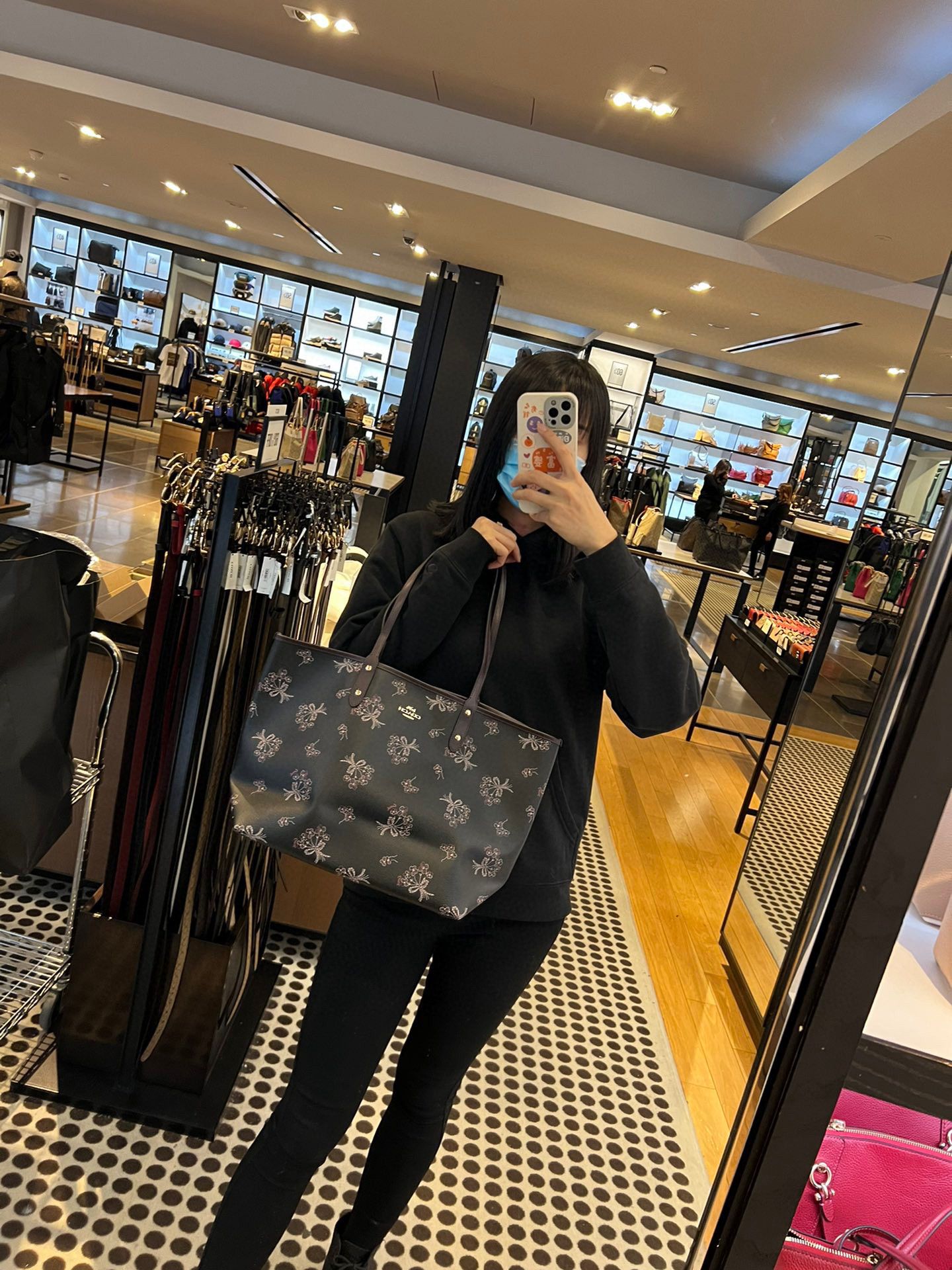 MAY COACH 78283 REVERSIBLE CITY TOTE WITH RIBBON BOUQUET PRINT