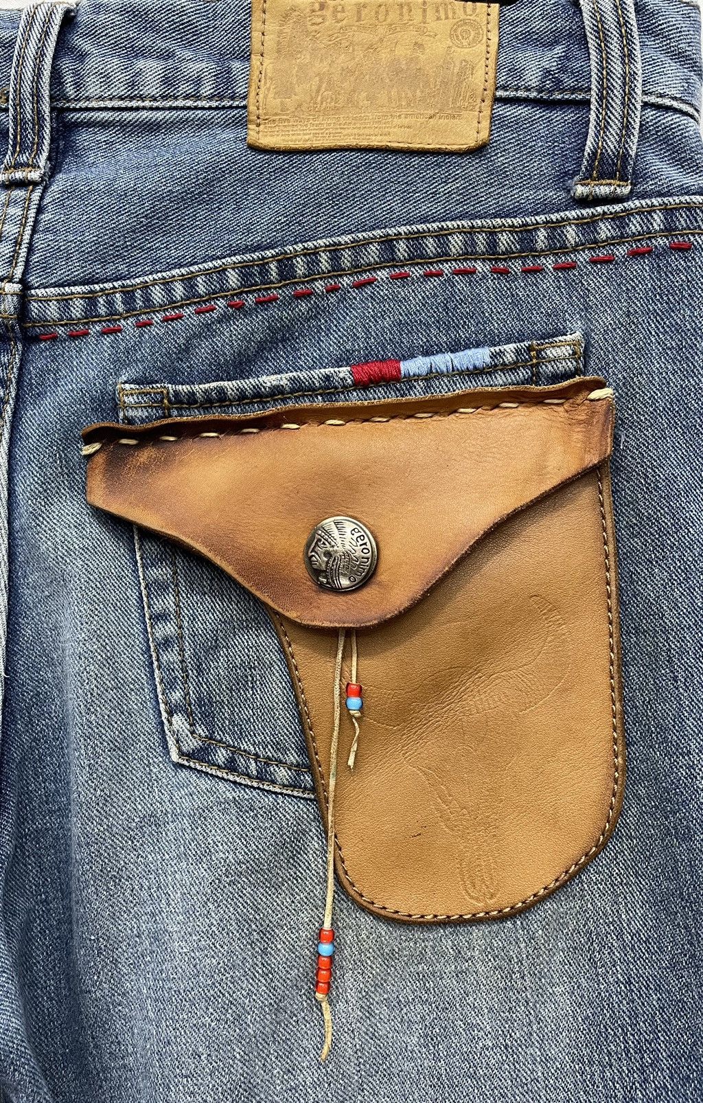 Native Vintage GERONIMO Apache Tribe History in a Pair of Jeans Size US 31 - 12 Thumbnail