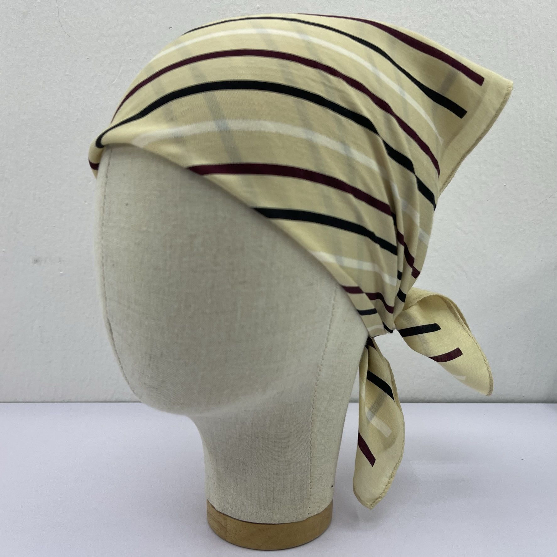 Burberry Burberry Headscarf Neckerchief Handkerchief- 4109 Size ONE SIZE - 1 Thumbnail