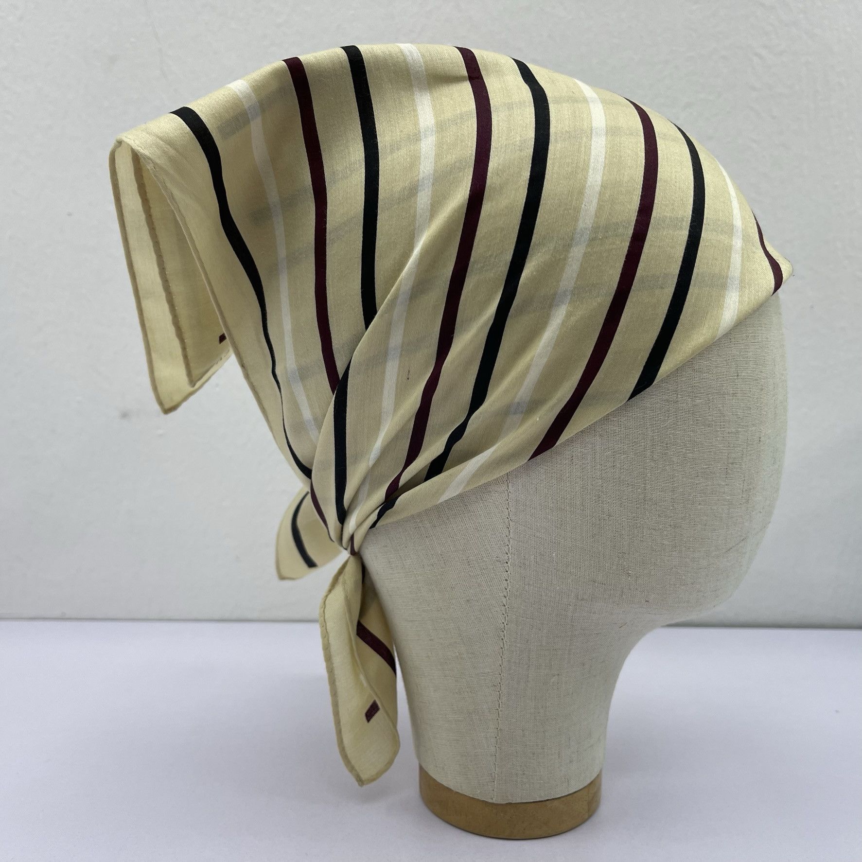 Burberry Burberry Headscarf Neckerchief Handkerchief- 4109 Size ONE SIZE - 3 Thumbnail