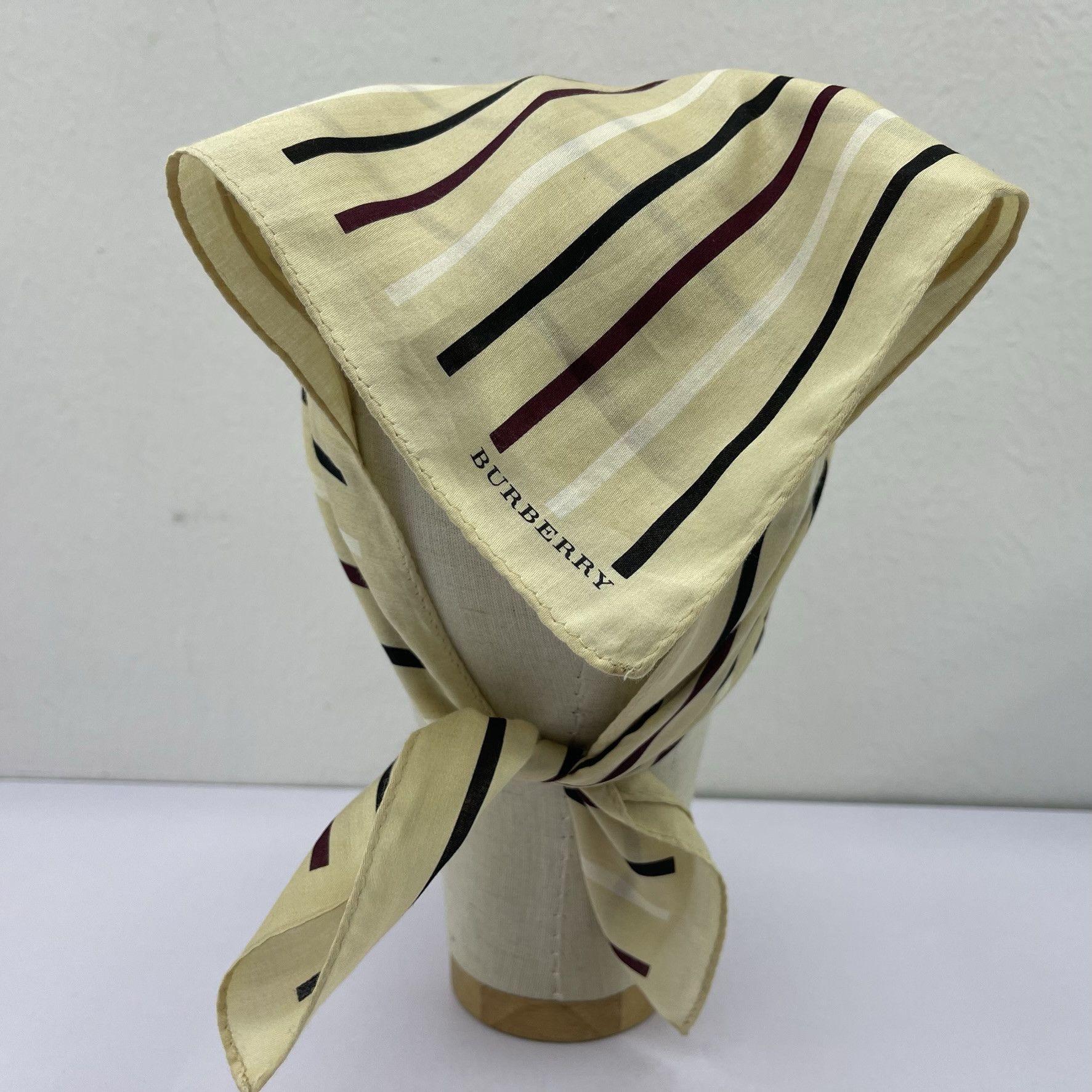 Burberry Burberry Headscarf Neckerchief Handkerchief- 4109 Size ONE SIZE - 5 Thumbnail