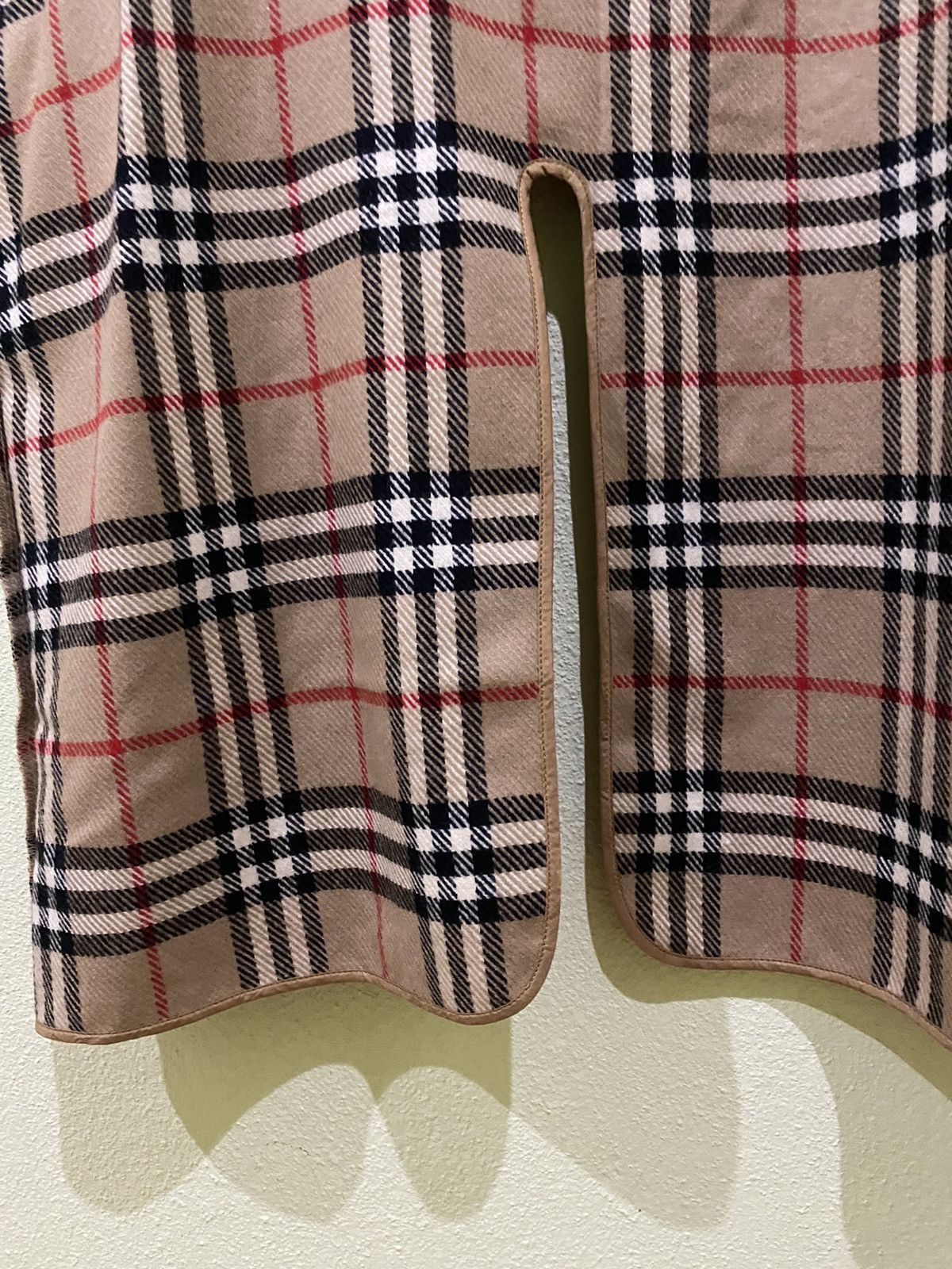Burberry × Vintage Burberry Vintage Beige Nova Check Wool Zip Lining Vest Size US L / EU 52-54 / 3 - 5 Thumbnail