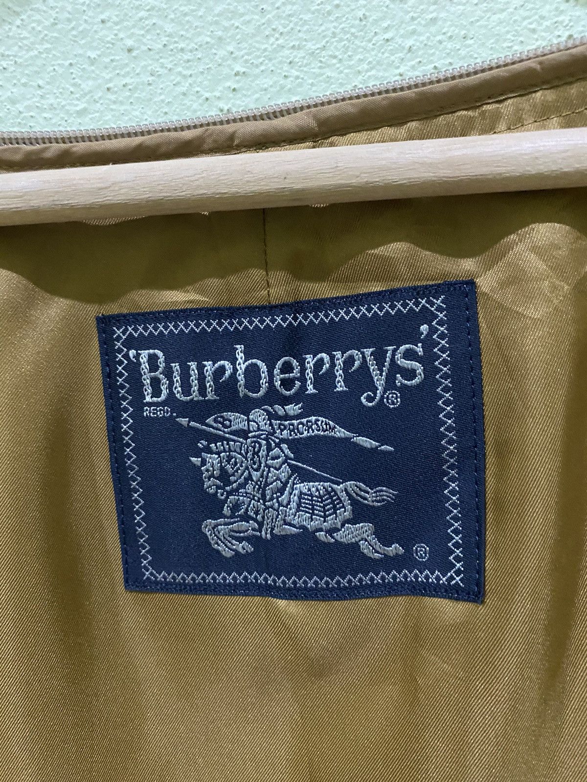 Burberry × Vintage Burberry Vintage Beige Nova Check Wool Zip Lining Vest Size US L / EU 52-54 / 3 - 8 Thumbnail