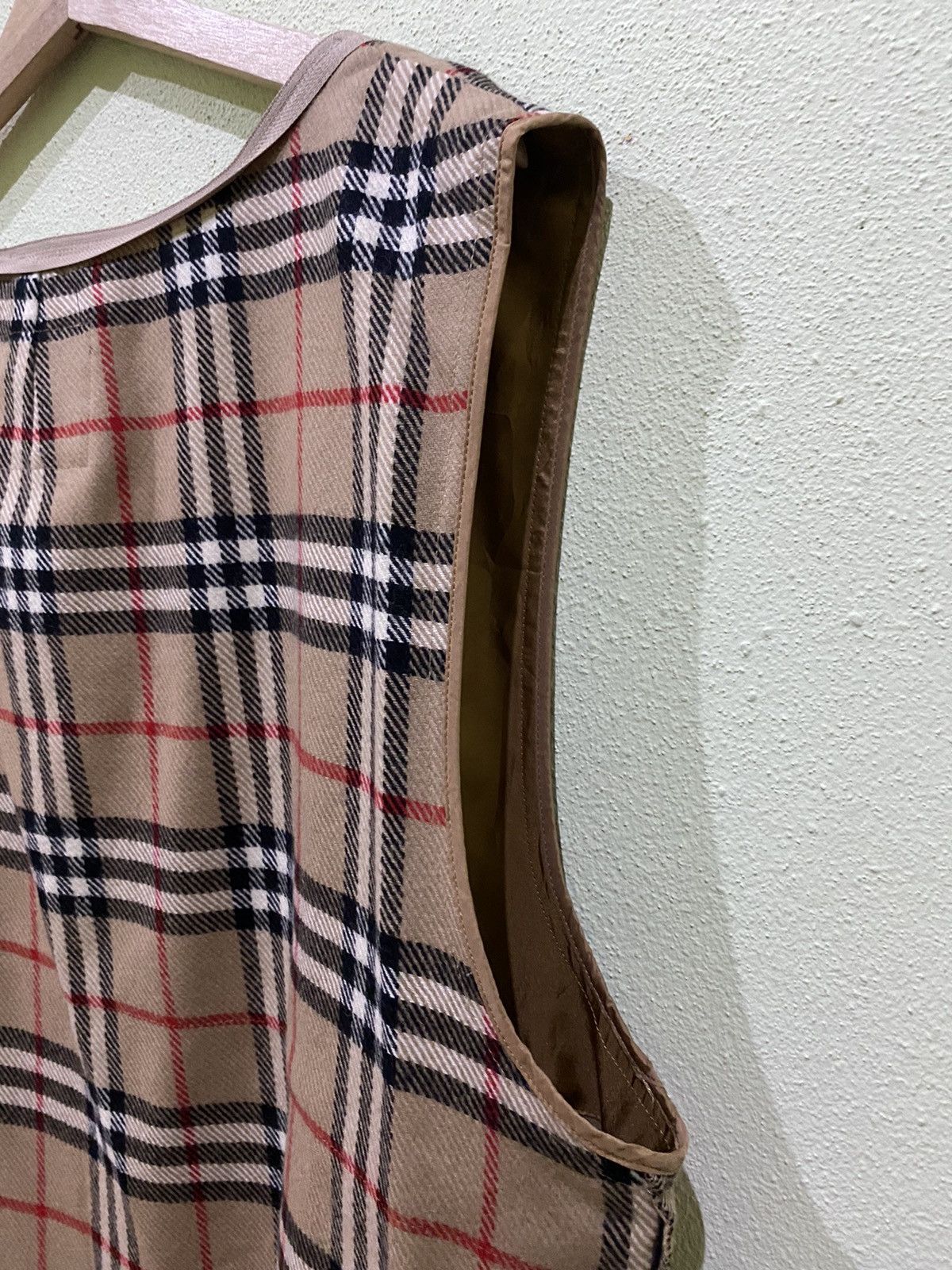 Burberry × Vintage Burberry Vintage Beige Nova Check Wool Zip Lining Vest Size US L / EU 52-54 / 3 - 6 Thumbnail
