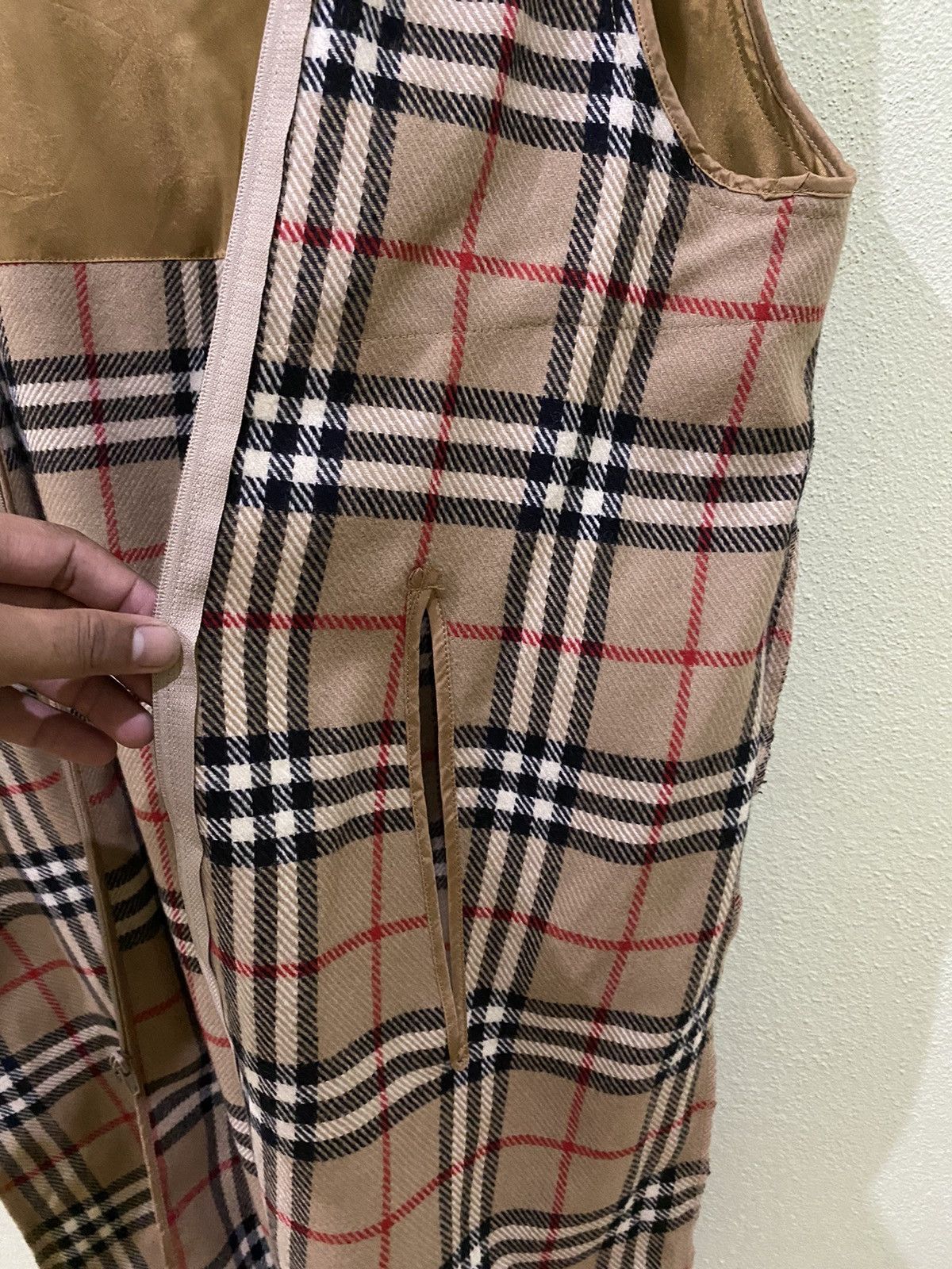 Burberry × Vintage Burberry Vintage Beige Nova Check Wool Zip Lining Vest Size US L / EU 52-54 / 3 - 4 Thumbnail
