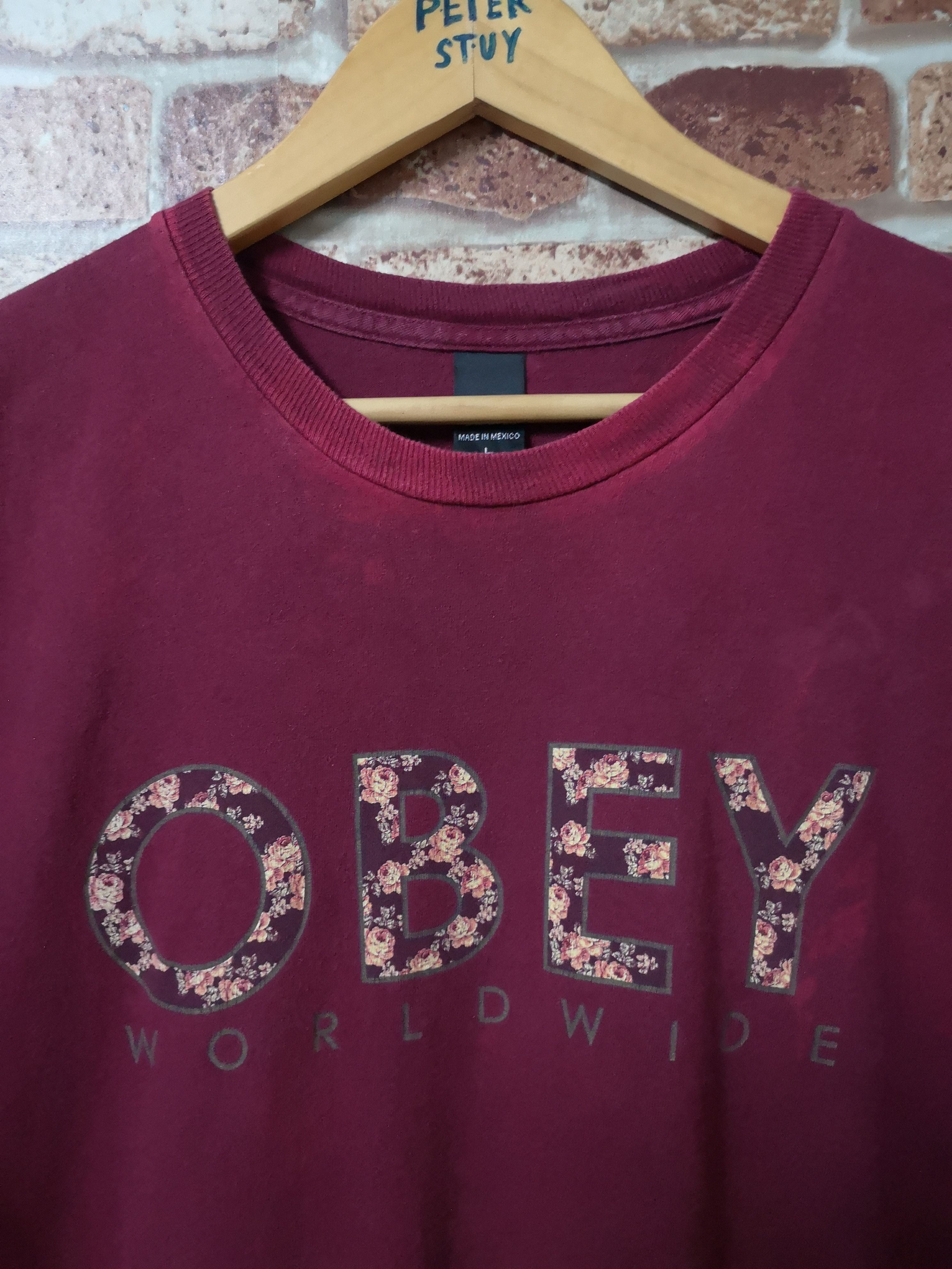 Obey Obey World Wide Big Logo Size US L / EU 52-54 / 3 - 2 Thumbnail