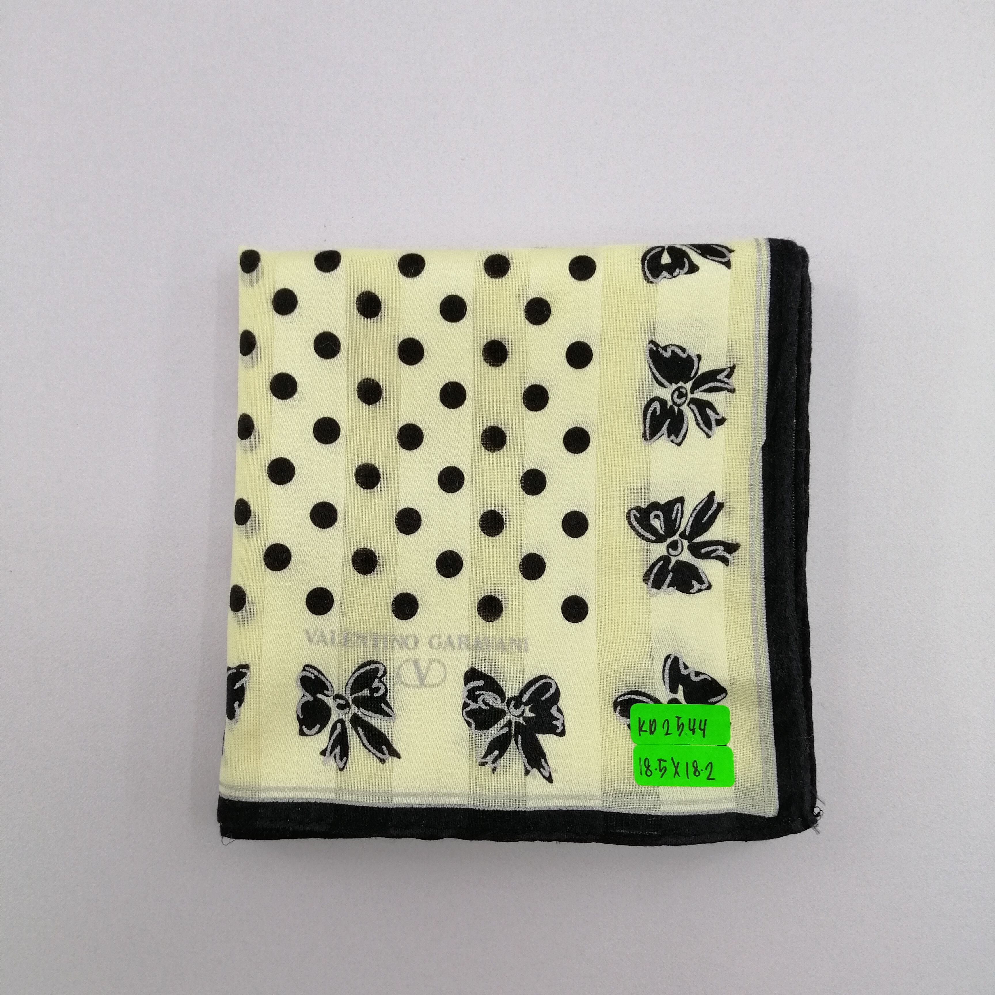 Valentino Valentino Garavani Handkerchief/Neckerchief/Bandana-KD2544 Size ONE SIZE - 3 Thumbnail
