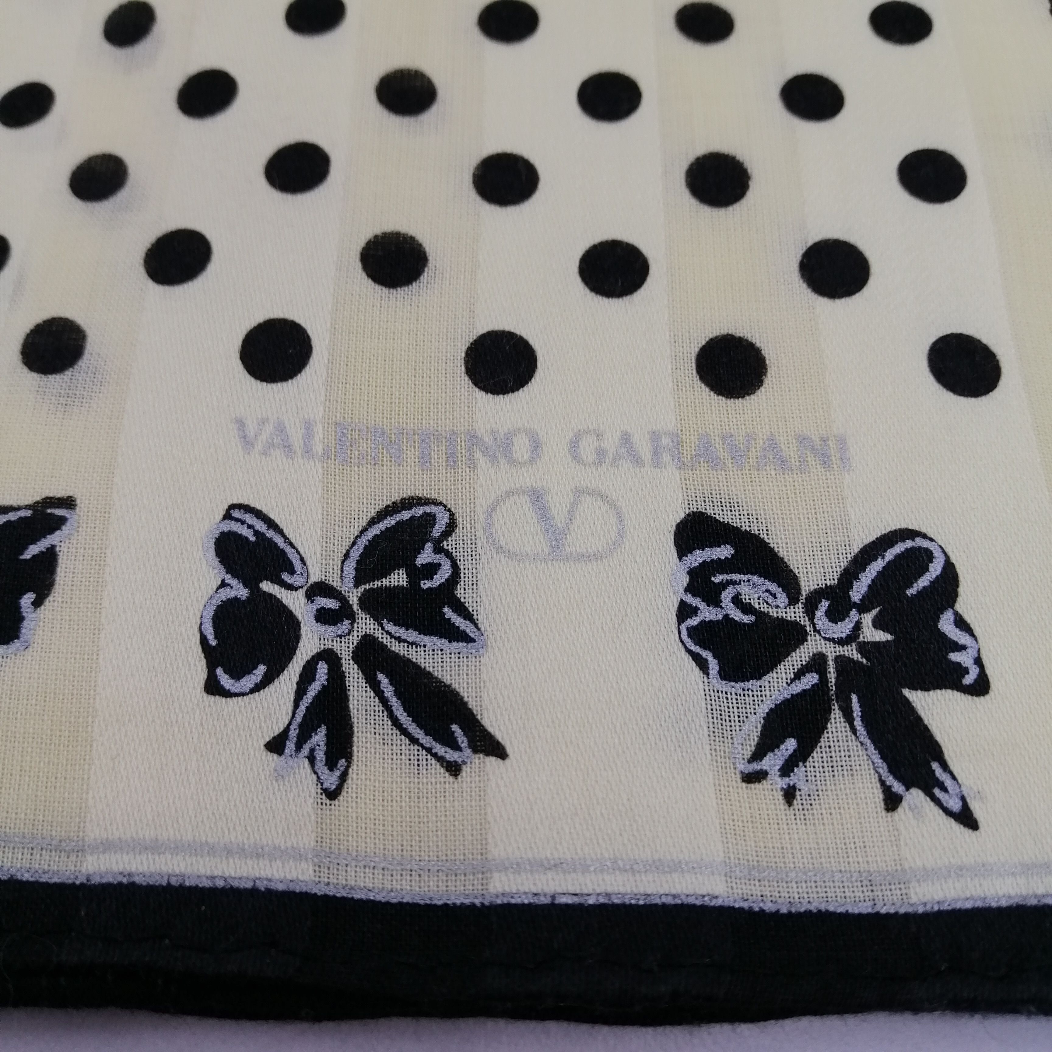 Valentino Valentino Garavani Handkerchief/Neckerchief/Bandana-KD2544 Size ONE SIZE - 5 Thumbnail