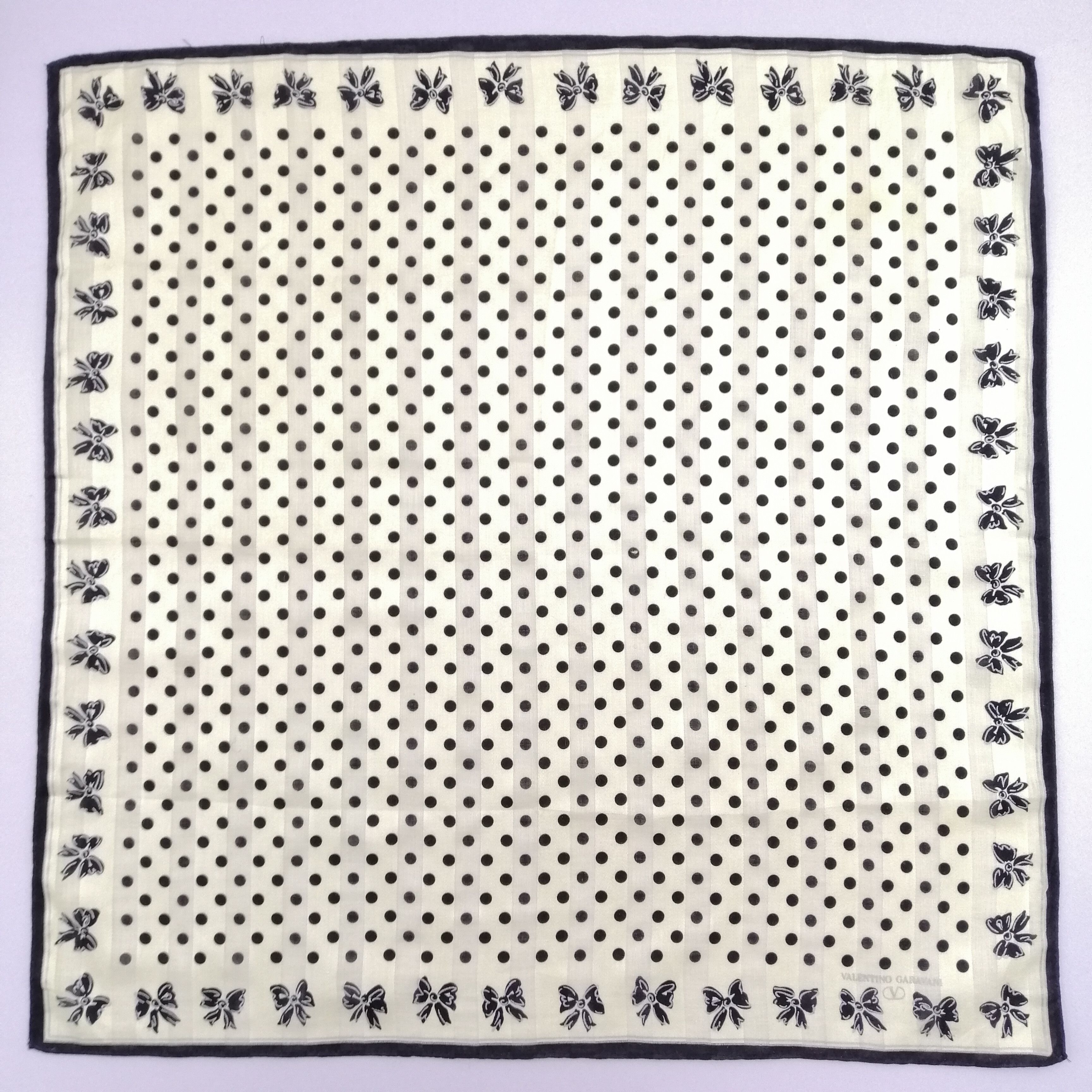 Valentino Valentino Garavani Handkerchief/Neckerchief/Bandana-KD2544 Size ONE SIZE - 4 Thumbnail