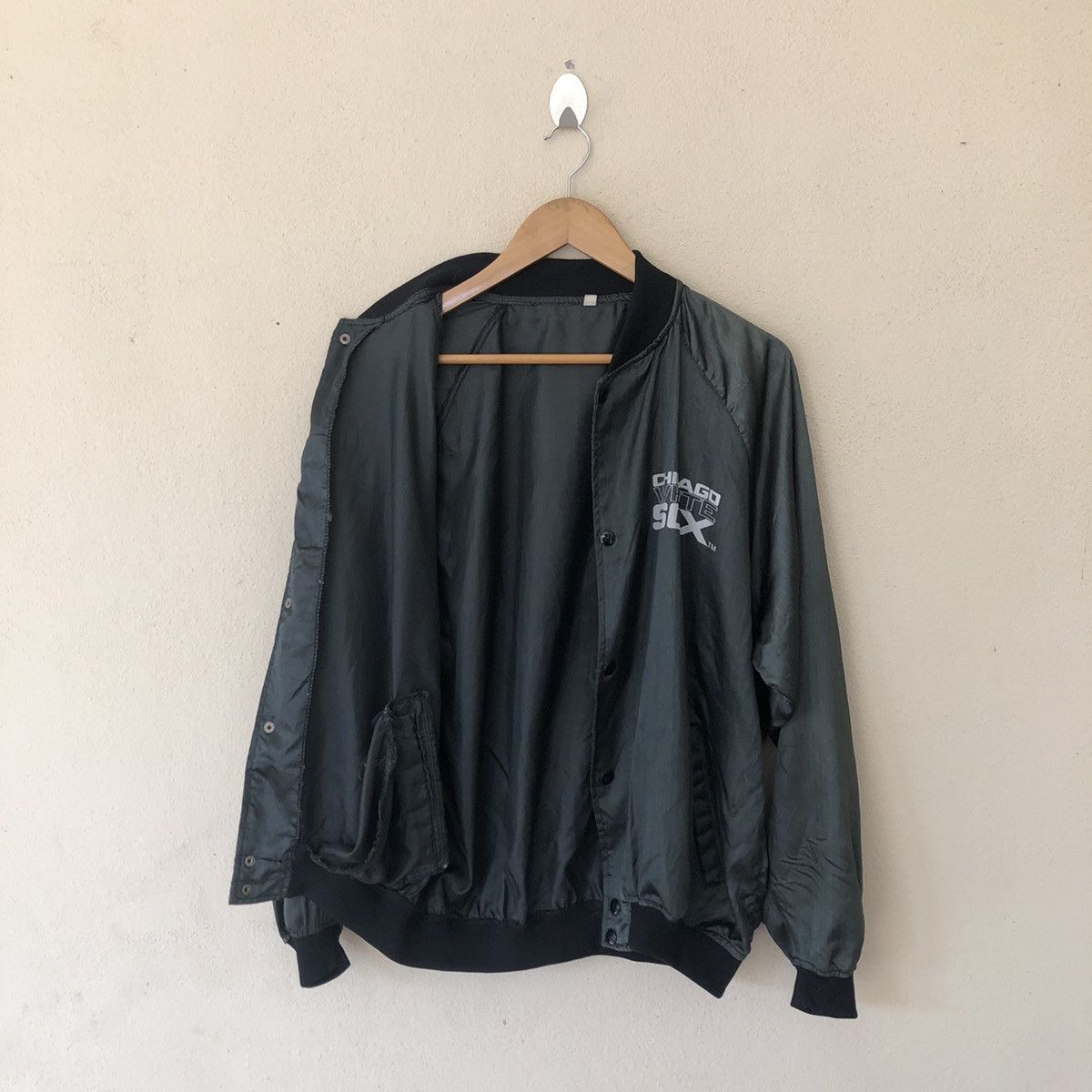 Japanese Brand CHICAGO WHITESOX MAJOR LEAGUE BIG LOGO JACKET Size US L / EU 52-54 / 3 - 6 Thumbnail