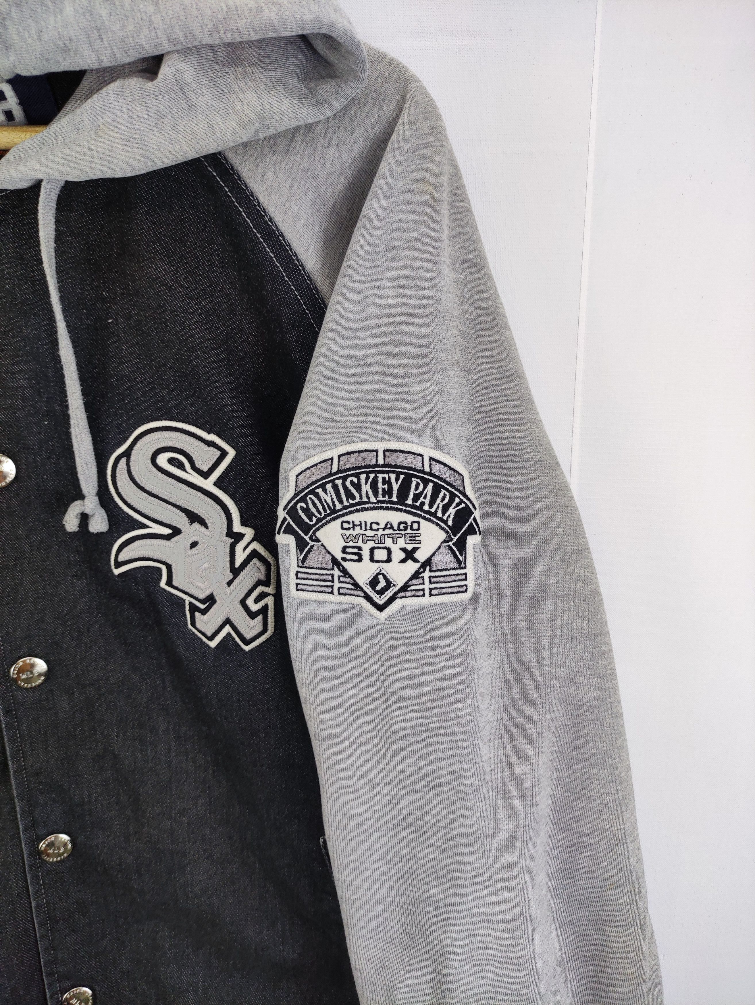 MLB Vintage Red Sox Mlb Varsity Jacket Snap Button Hoodie Size US XL / EU 56 / 4 - 2 Thumbnail