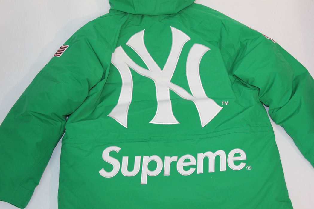 Supreme Supreme New York Yankees GORE-TEX 700-Fill Down Jacket