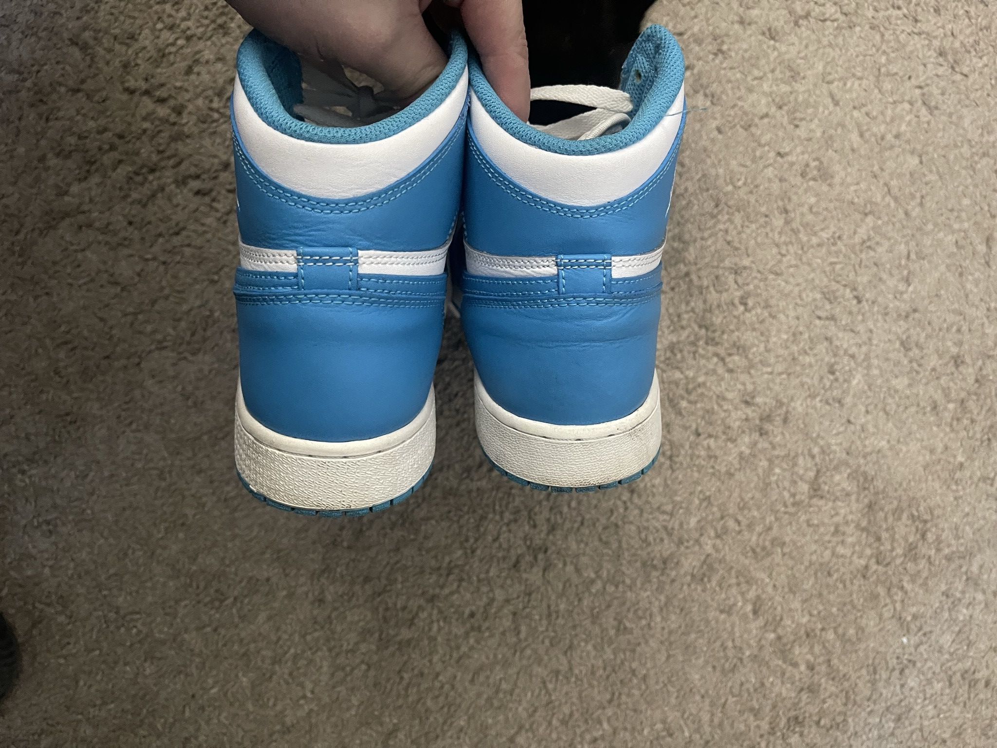 Jordan Brand × Nike Nike Air Jordan 1 Retro UNC (GS) Powder Blue Size US 7 / EU 40 - 8 Thumbnail